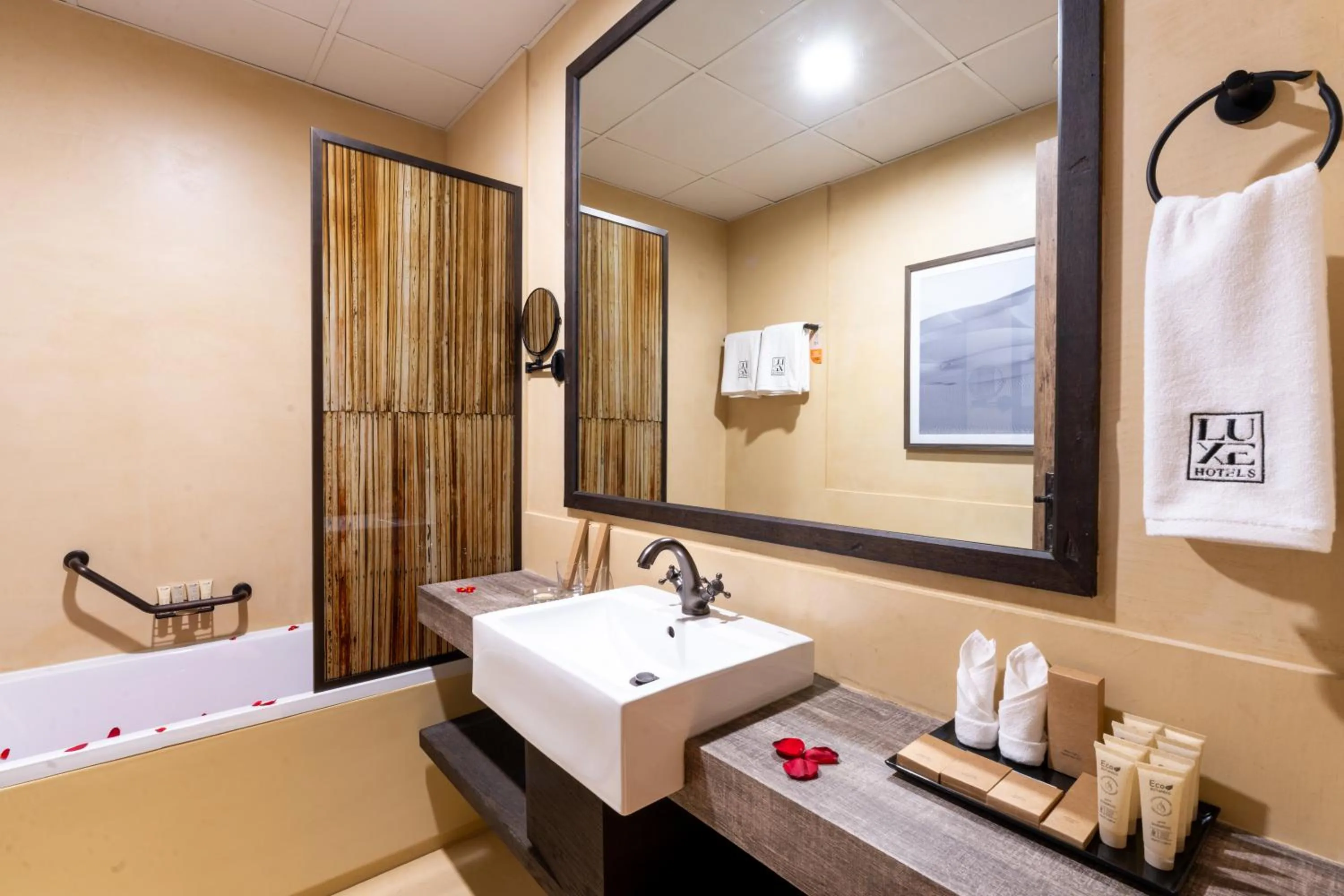 Bathroom in The Luxe Retreat Hotel Apartments