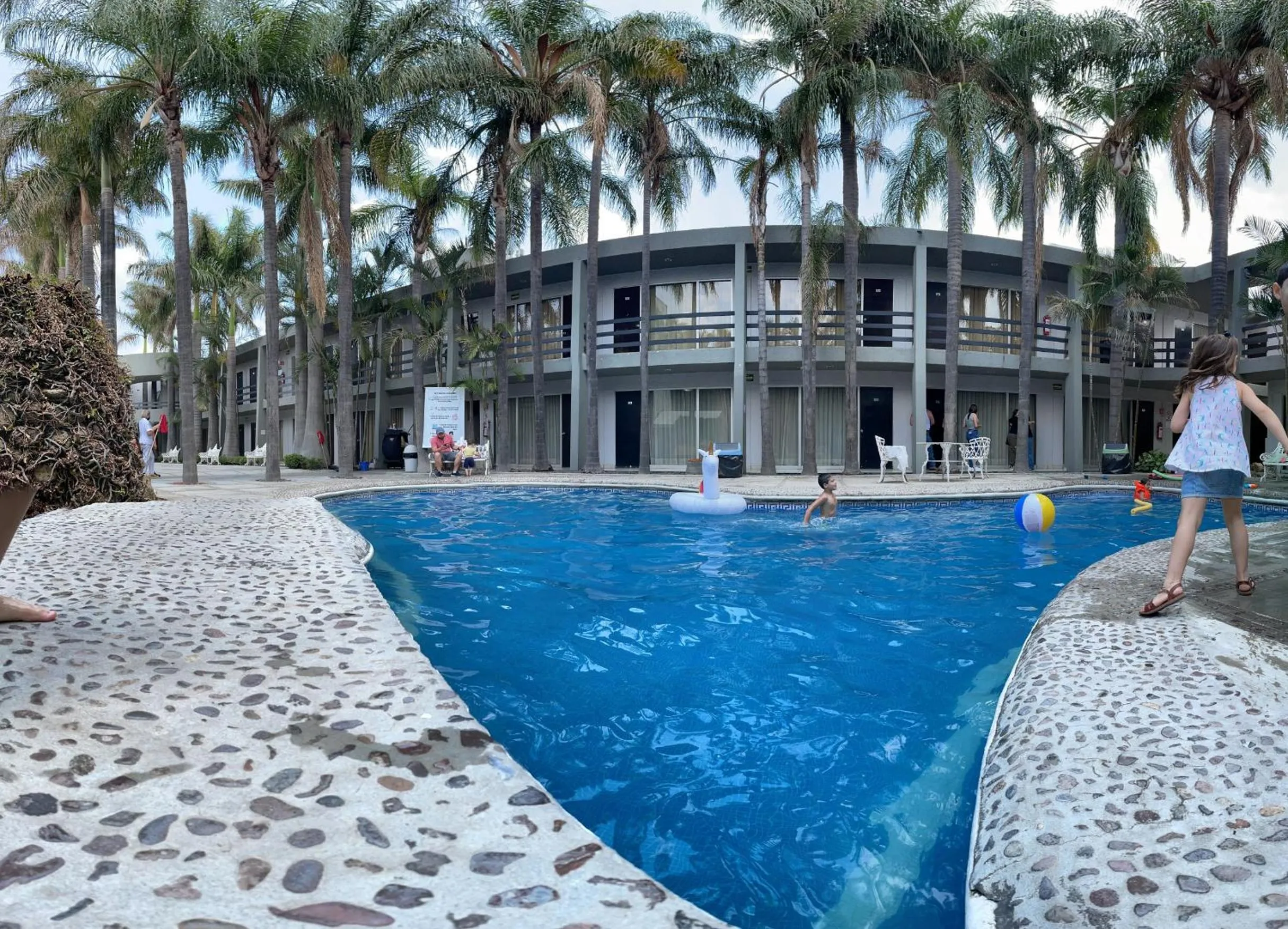 Swimming pool in Hotel Suites del Real