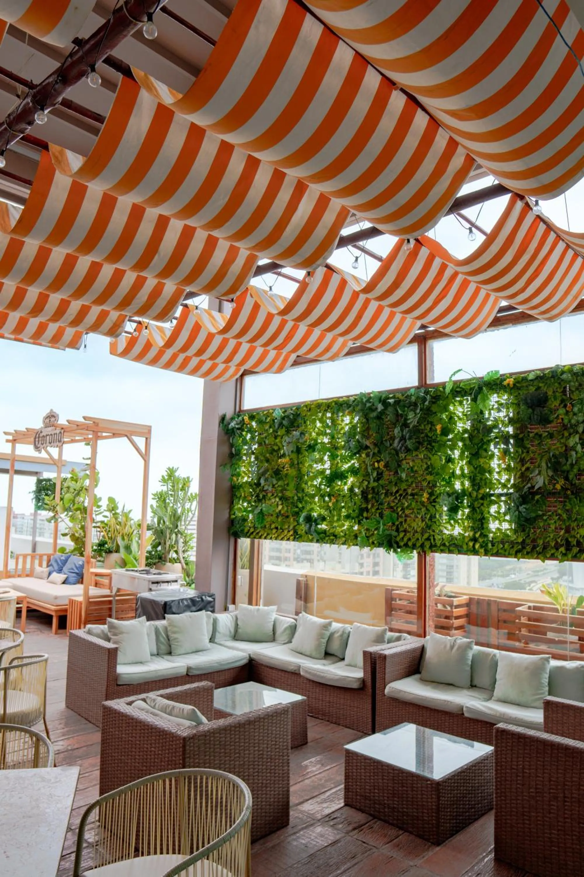 Restaurant/places to eat in Sky Collection Lifestyle Hotel & Suites Barranquilla