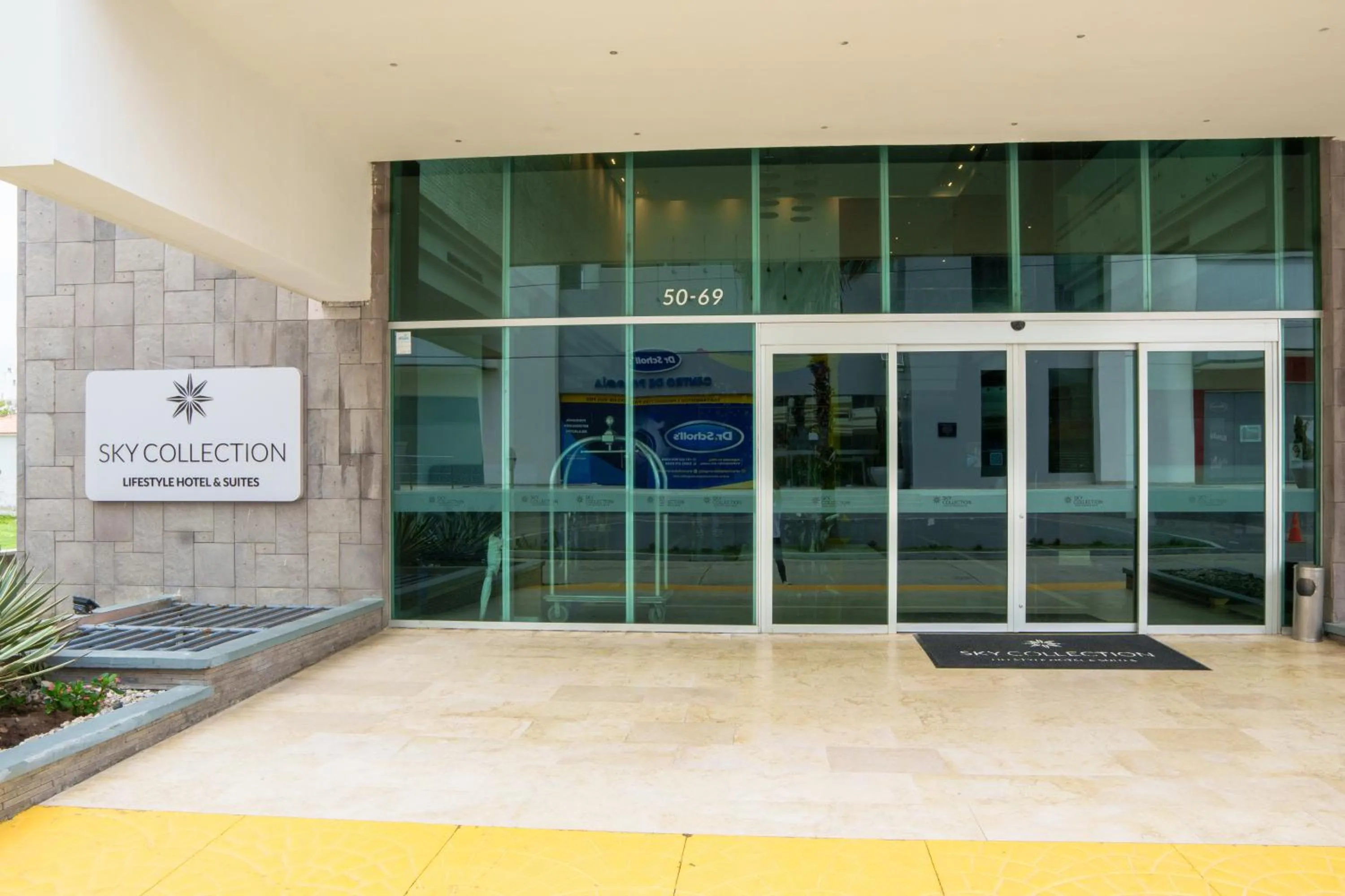 Property building in Sky Collection Lifestyle Hotel & Suites Barranquilla