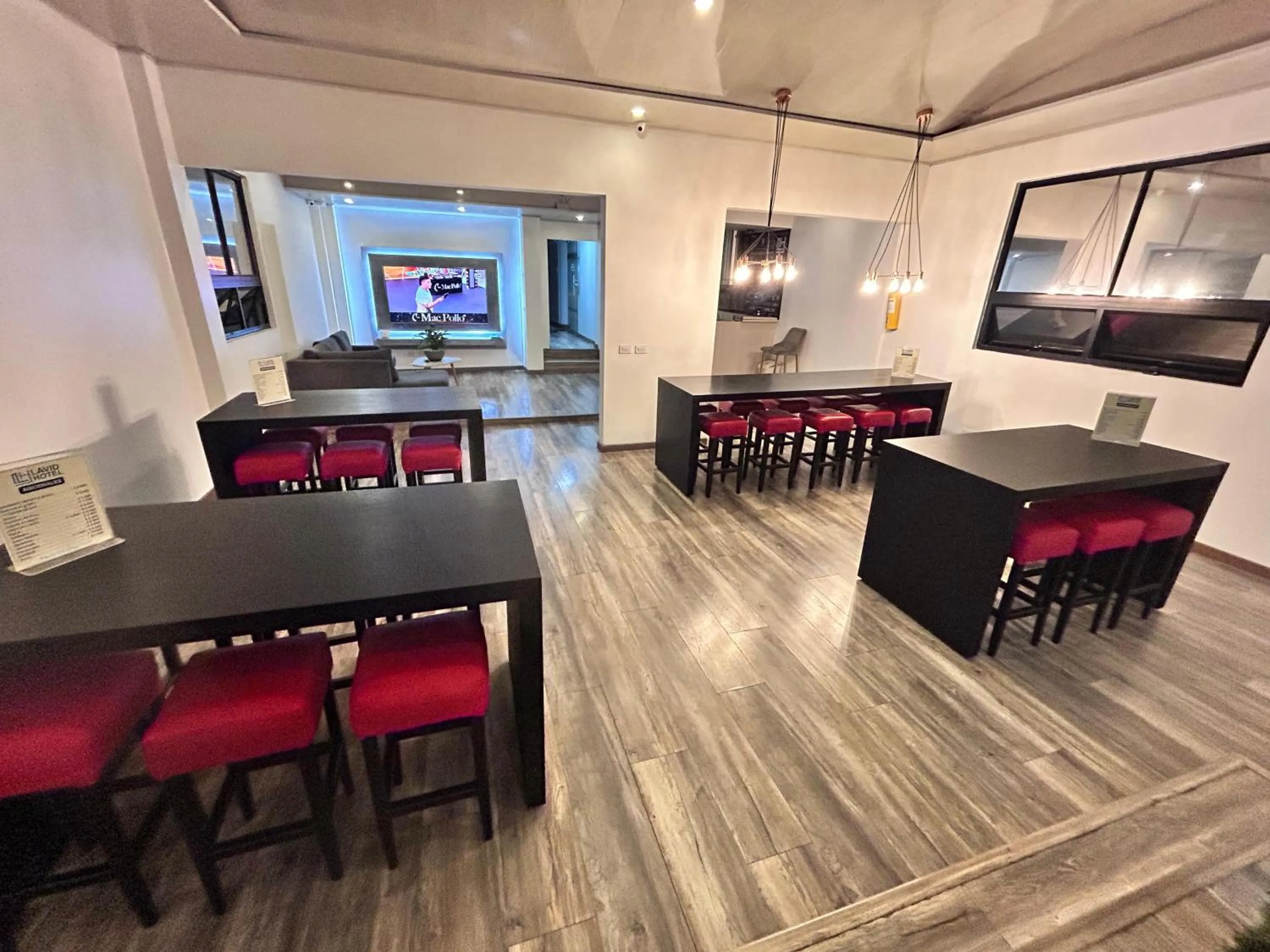 Restaurant/places to eat in Lavid Hotel Kennedy