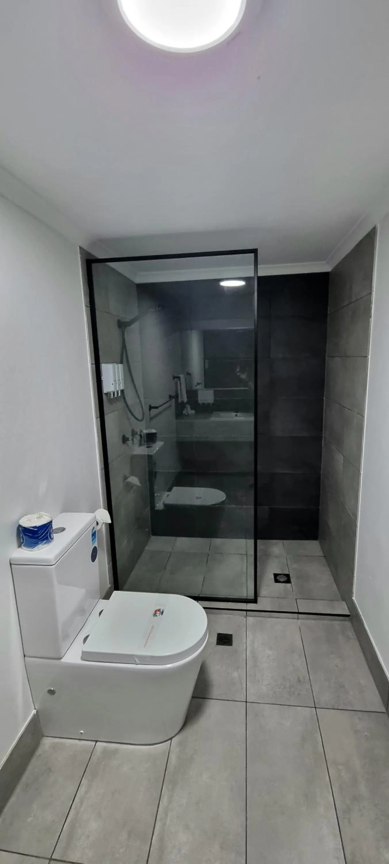 Bathroom in Y Motels Gympie