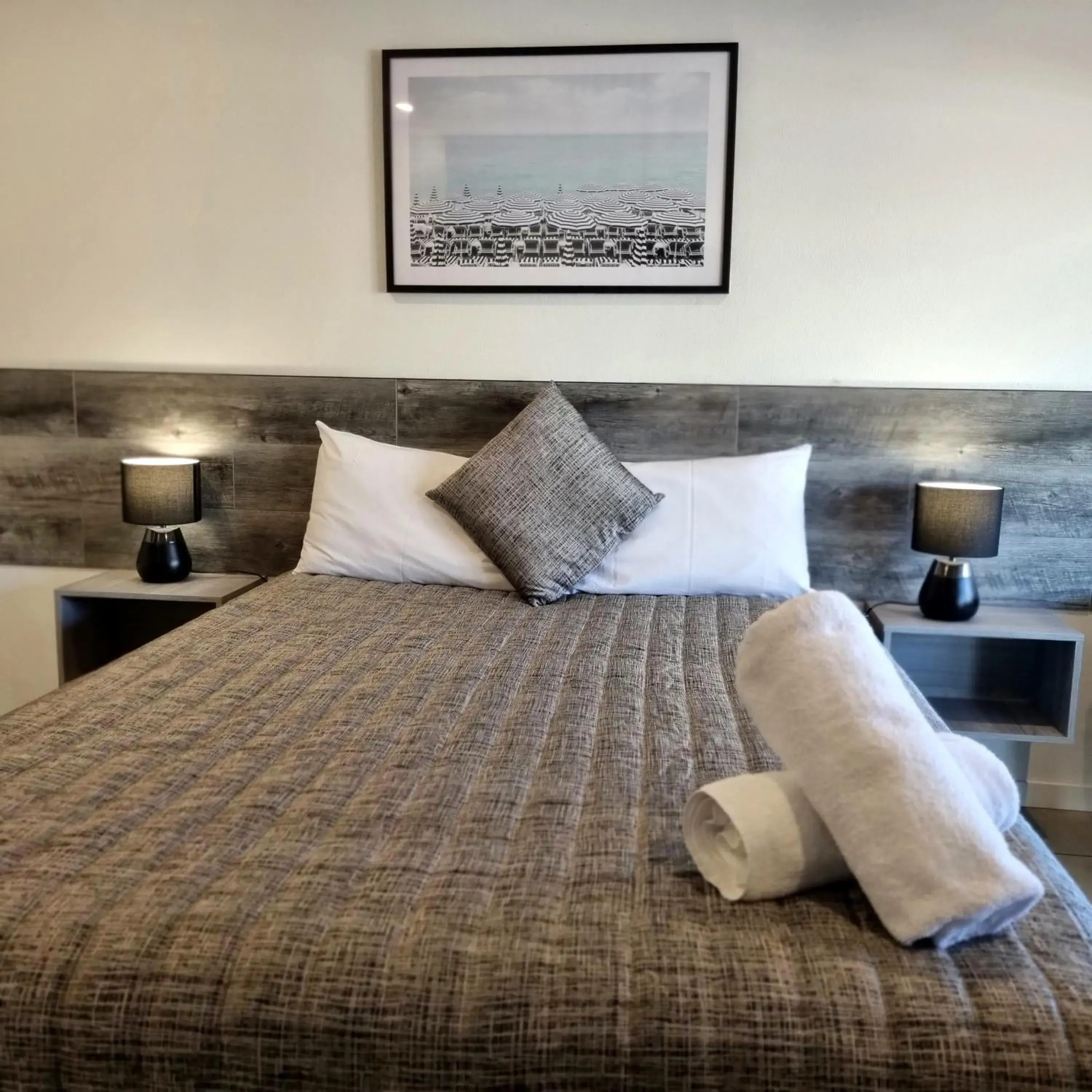 Deluxe Queen Room in Y Motels Gympie Deluxe Queen Room in Y Motels Gympie