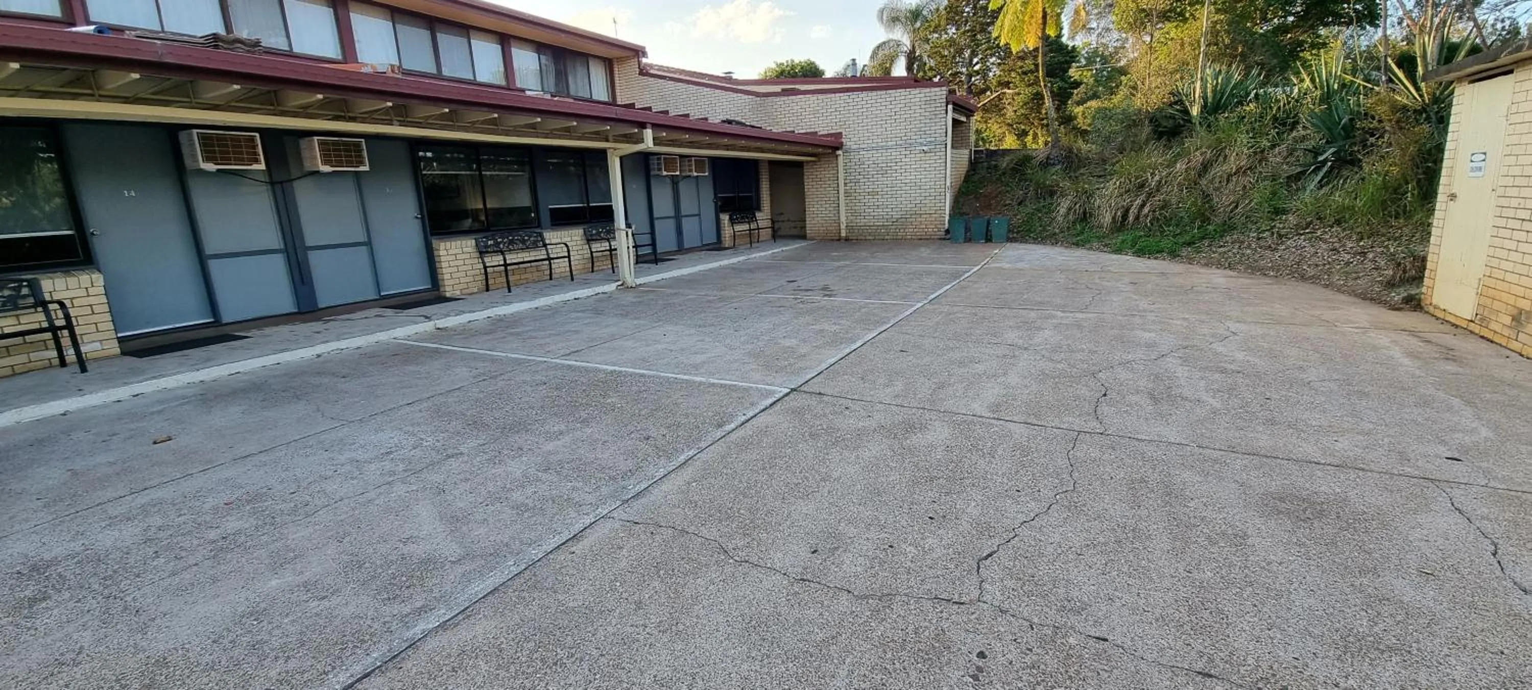 Parking in Y Motels Gympie