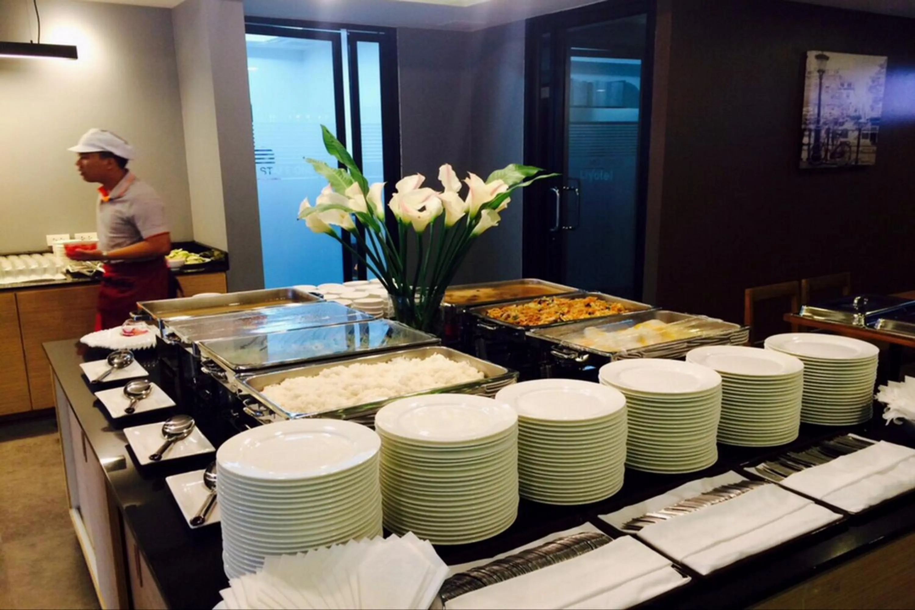 Restaurant/places to eat in Livotel Hotel Kaset Nawamin Bangkok