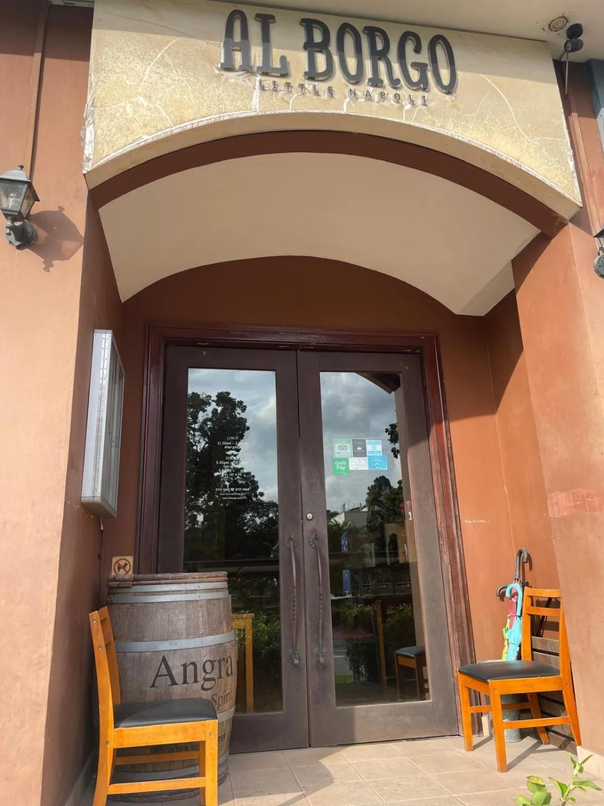 Food and drinks in Alocassia Serviced Apartments