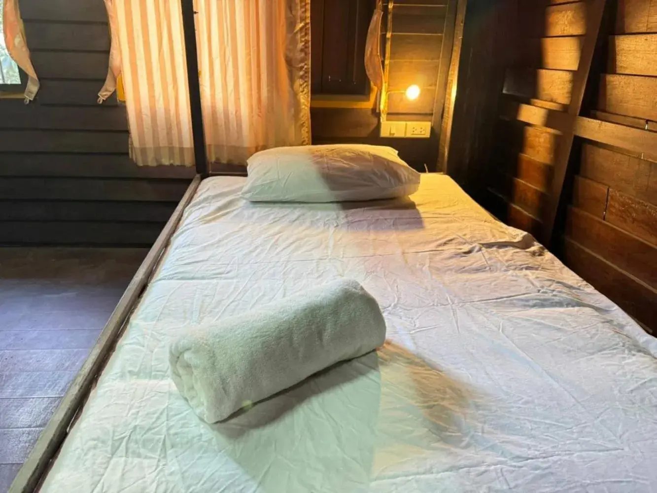 Bed in 6-Bed Female Dormitory Room in Collection O Baan Elephant Home Bed in 6-Bed Female Dormitory Room in Collection O Baan Elephant Home