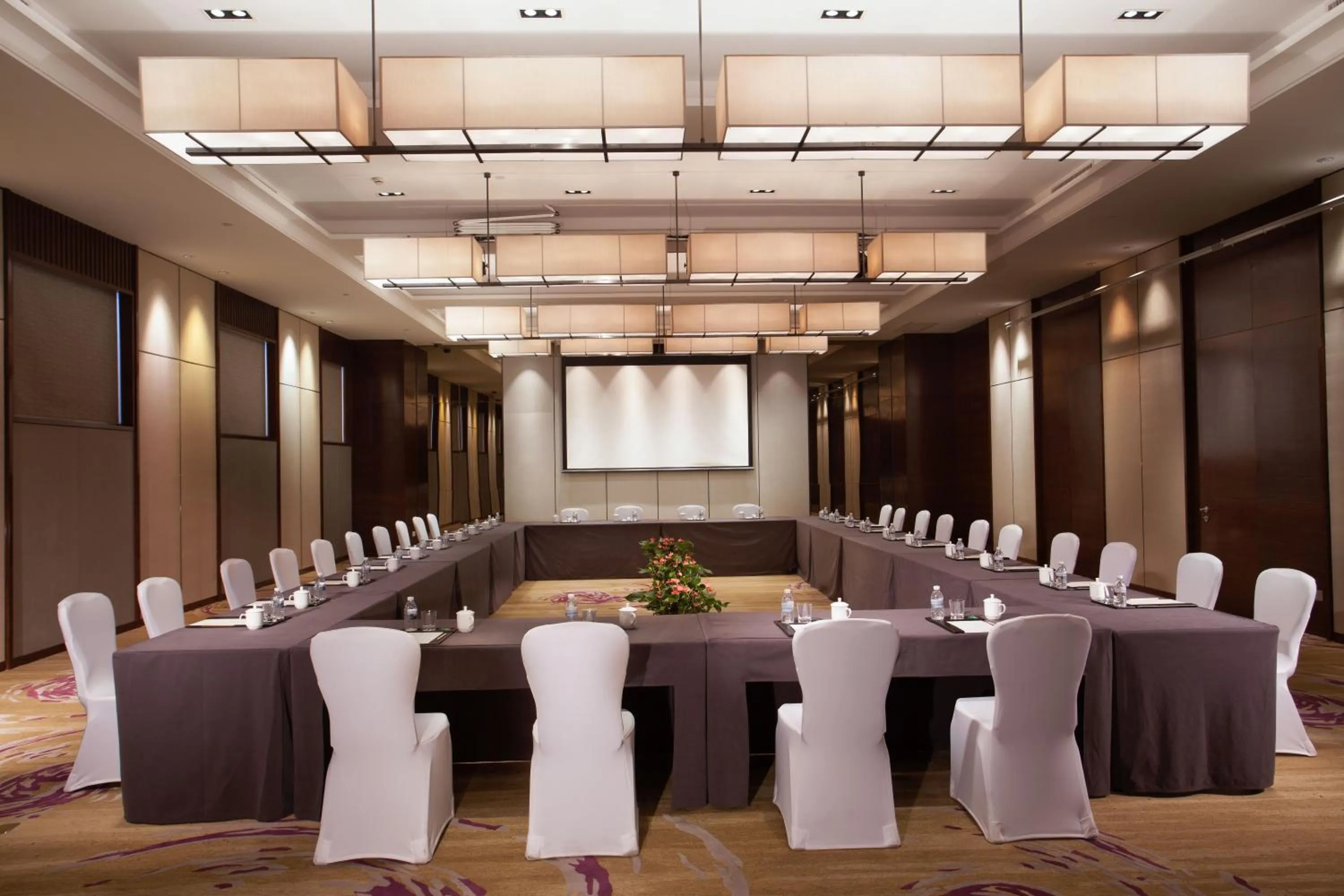 Meeting/conference room in Cheery Dragon Canal Hotel Hangzhou - Intangible Cultural Heritage Hotel