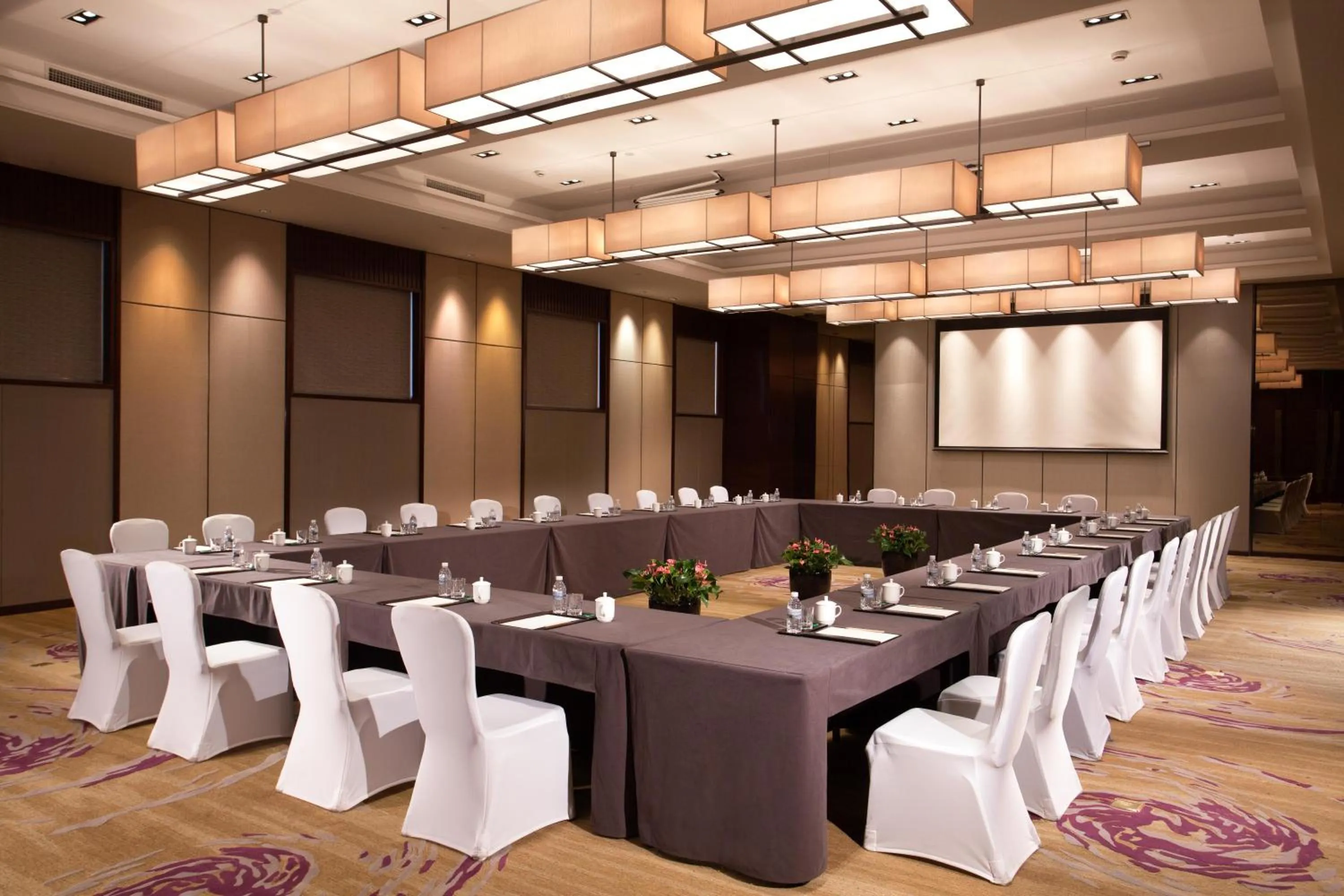 Meeting/conference room in Cheery Dragon Canal Hotel Hangzhou - Intangible Cultural Heritage Hotel