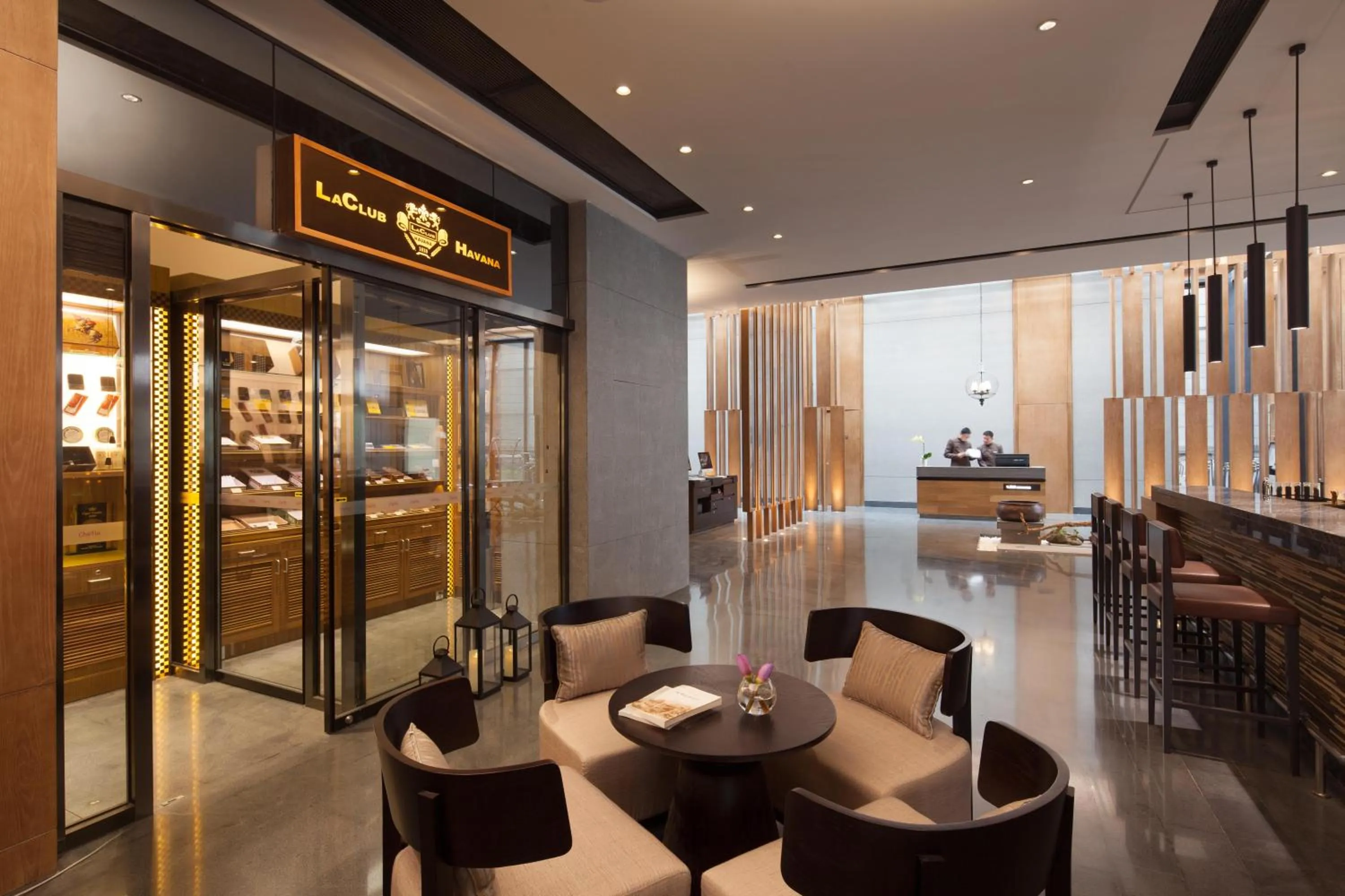 Lobby or reception in Cheery Dragon Canal Hotel Hangzhou - Intangible Cultural Heritage Hotel