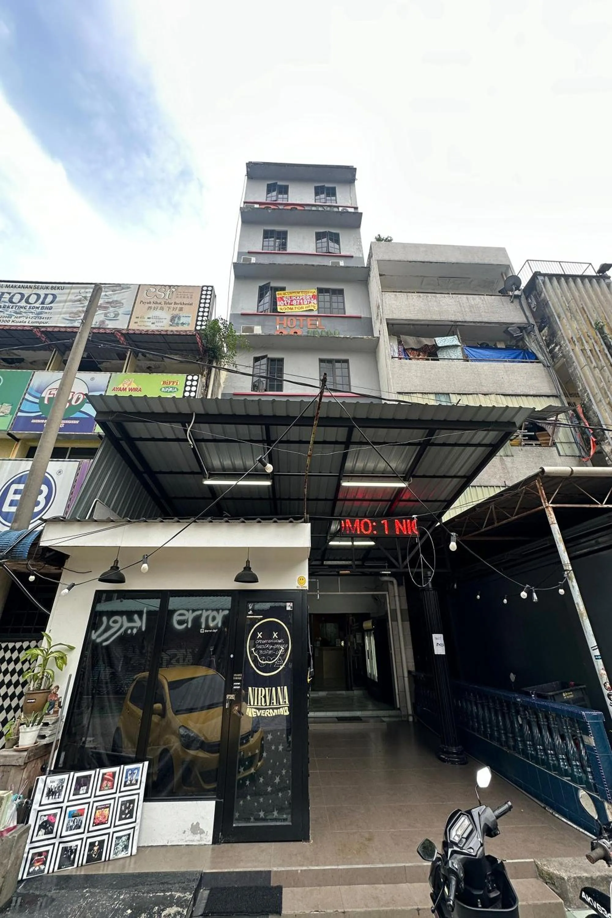 Property building in 98 Inn BilikXpert at Chow Kit