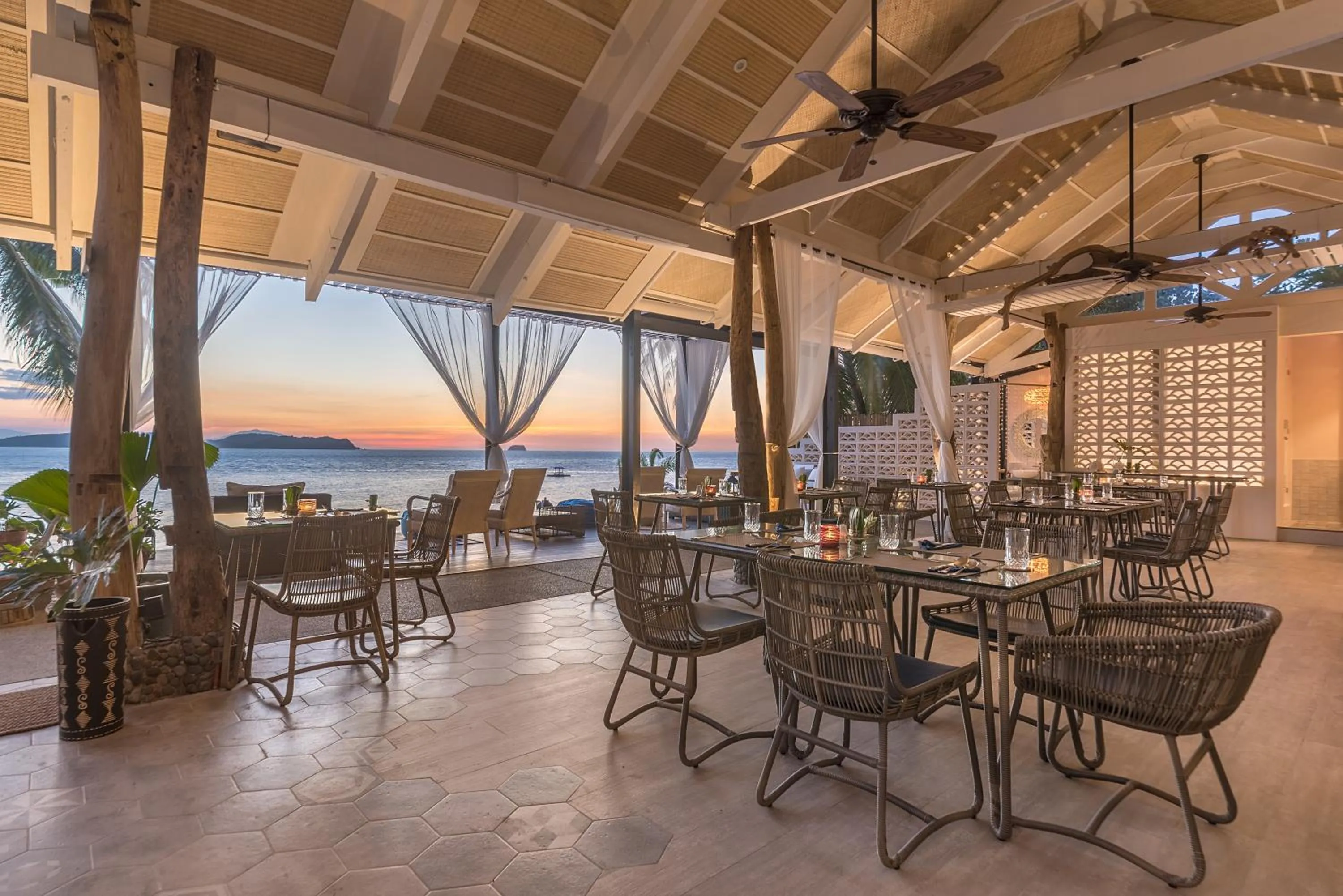 Restaurant/places to eat in Vivere Azure