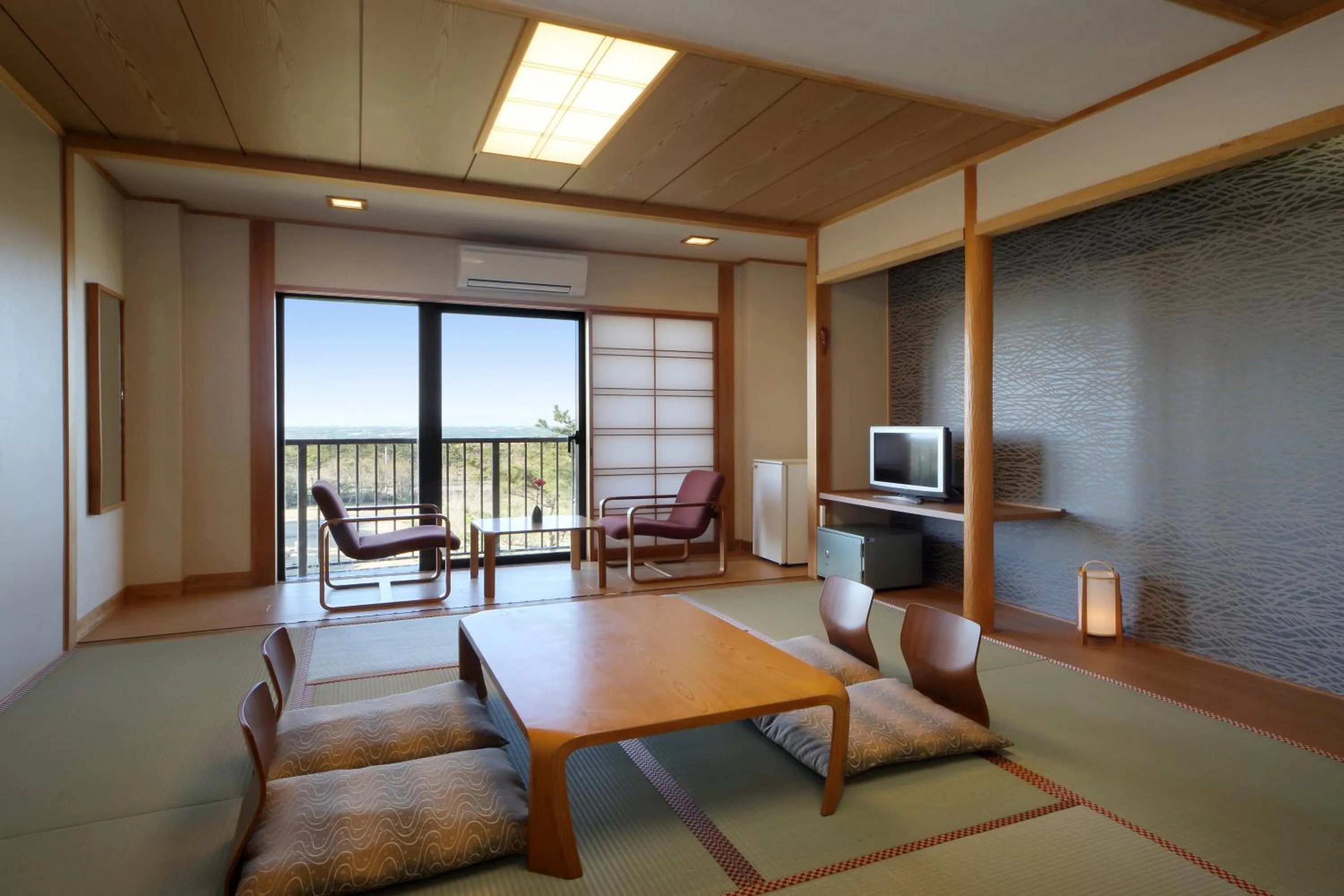 Photo of the whole room in Senri no Kaze