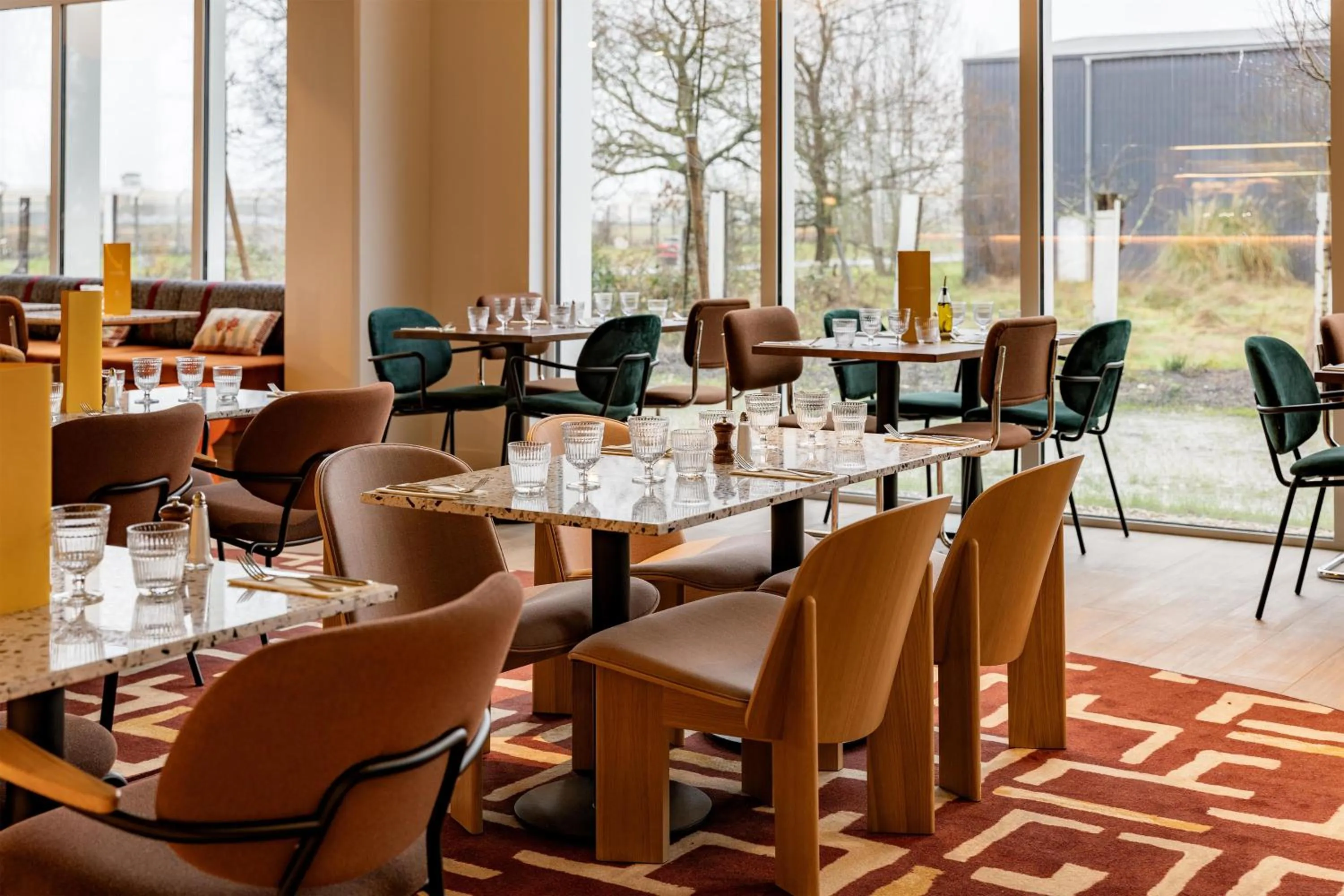 Restaurant/places to eat in Hampton by Hilton Bordeaux Merignac Airport