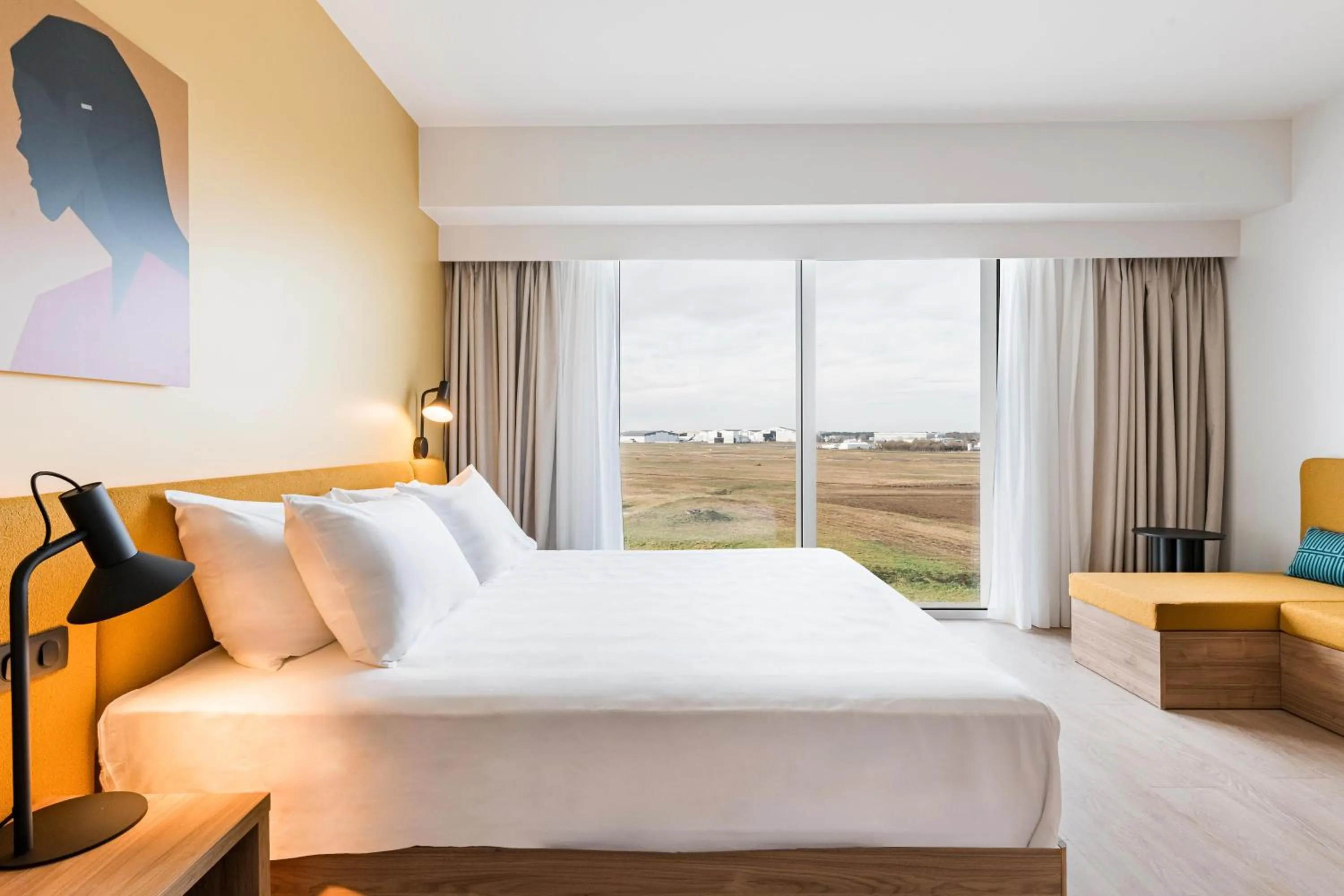 Bed in Hampton by Hilton Bordeaux Merignac Airport