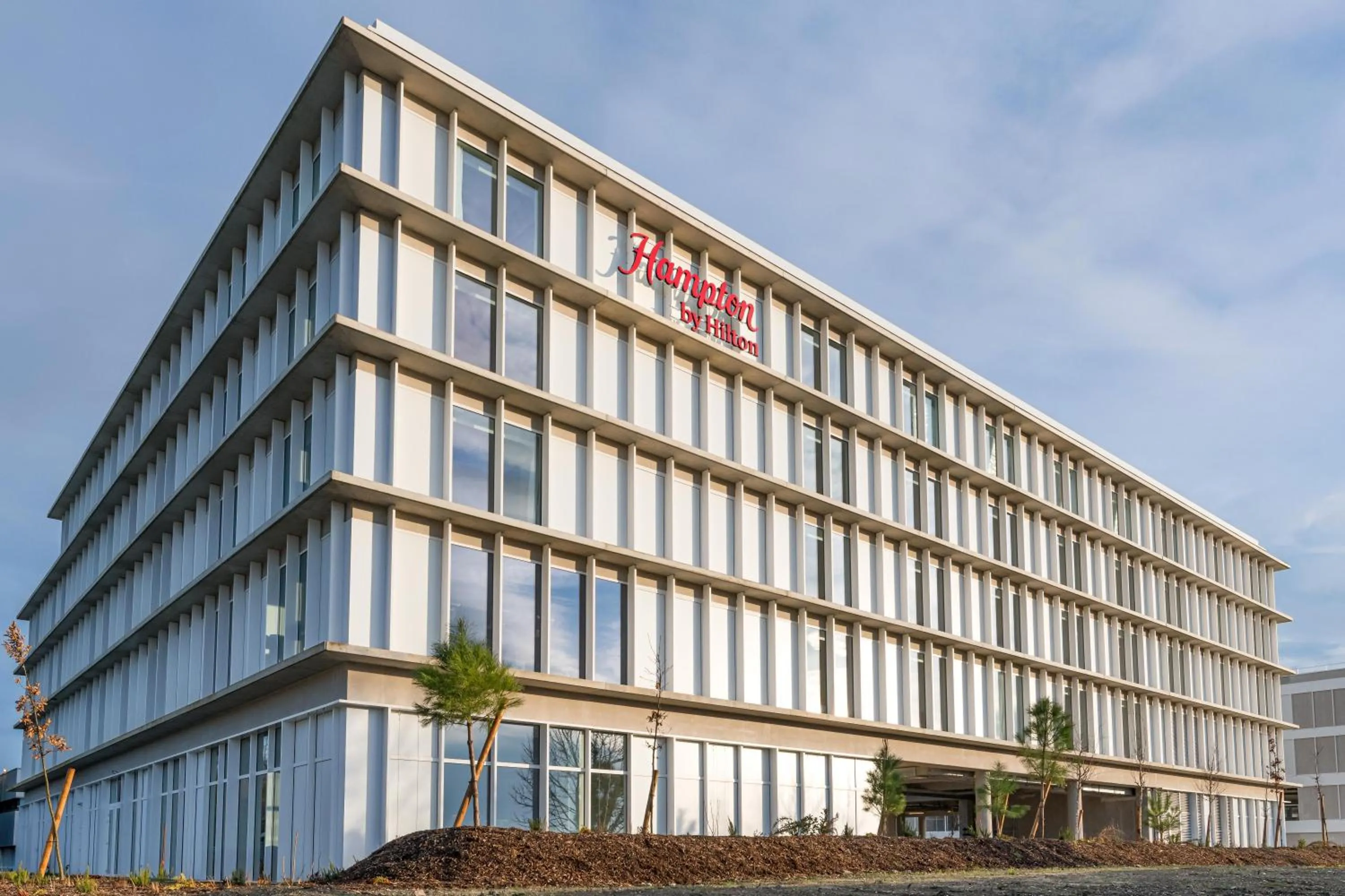 Property building in Hampton by Hilton Bordeaux Merignac Airport