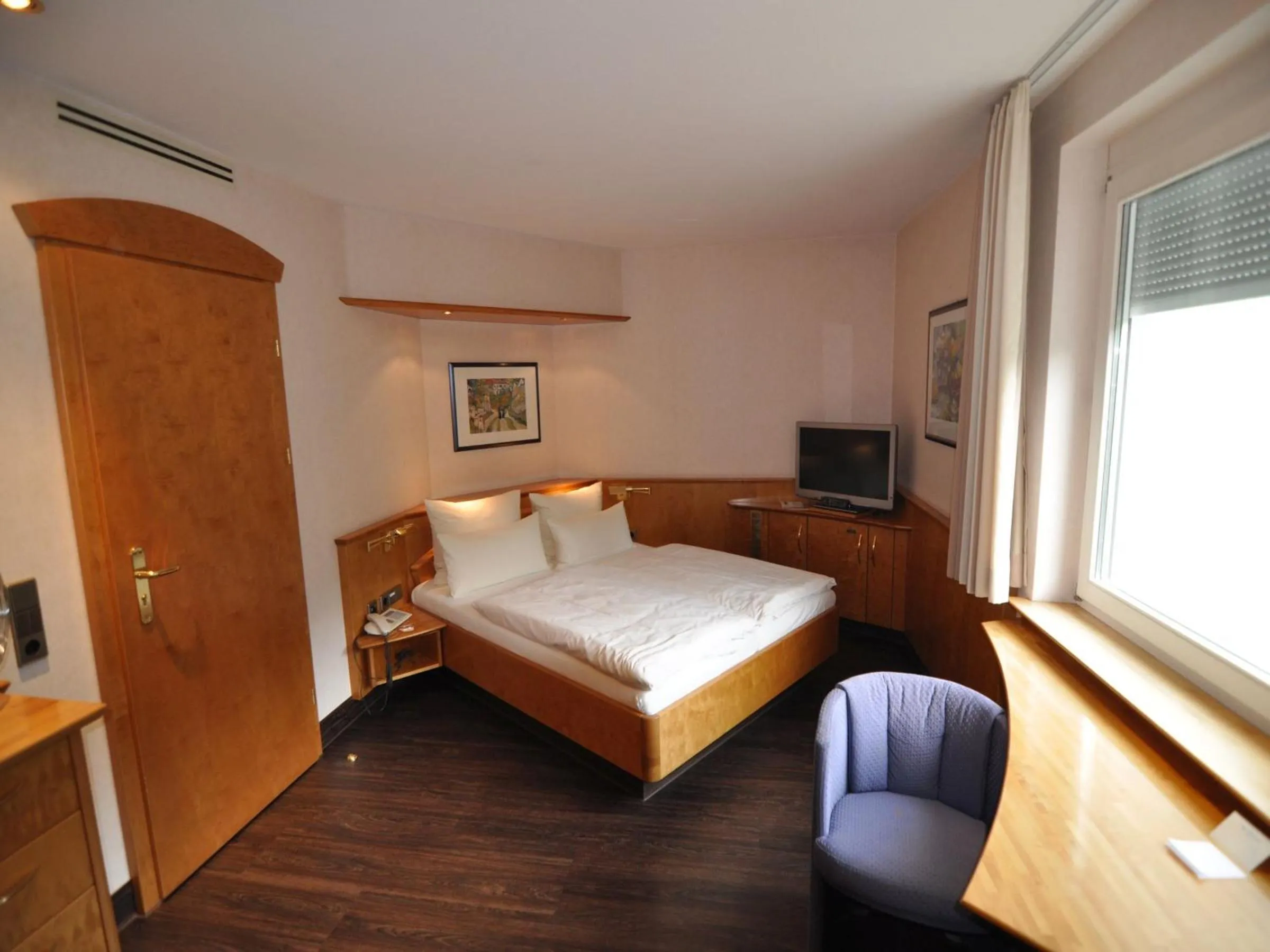 Bed in Landhotel Pfrondorfer Mühle