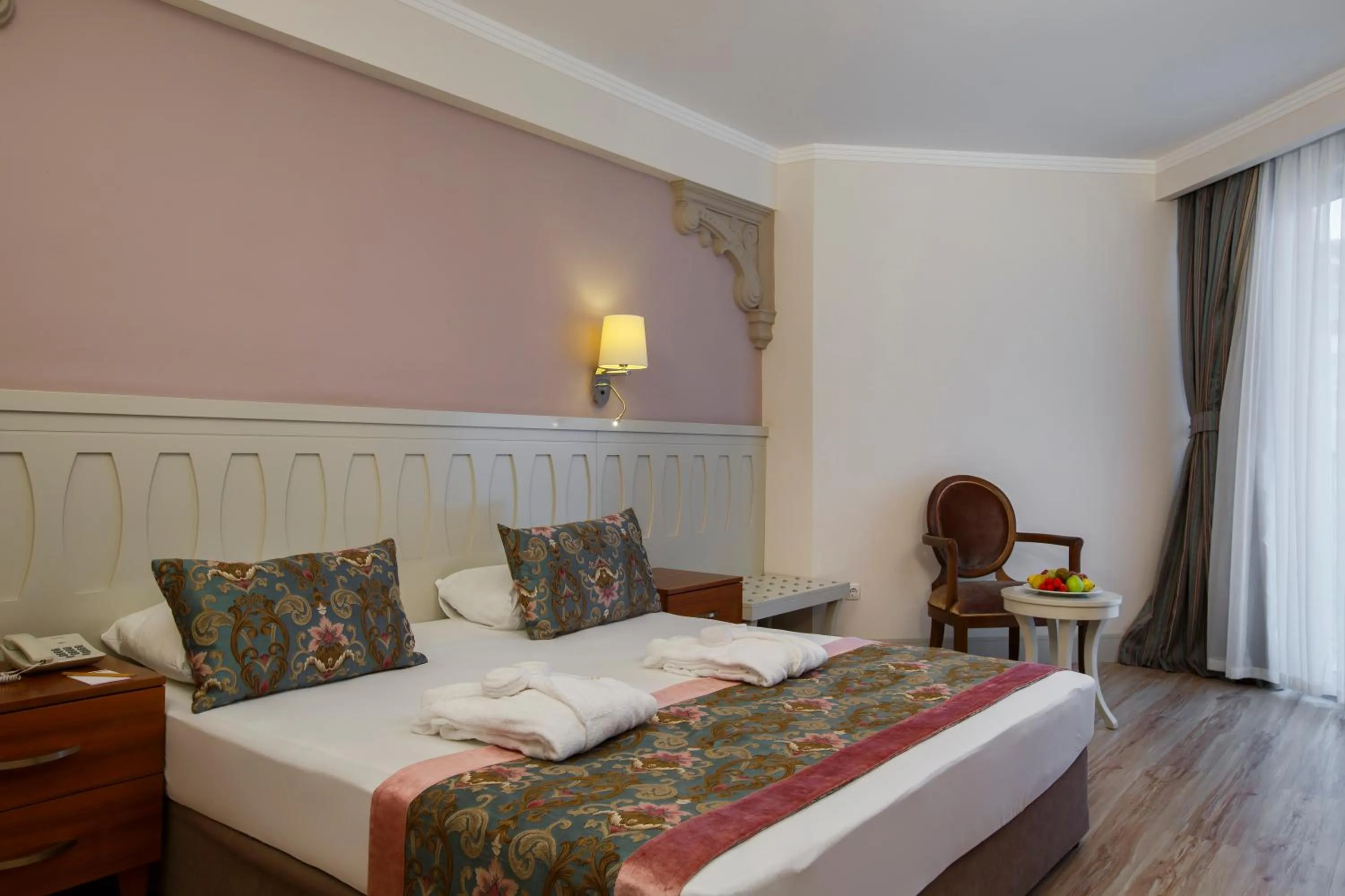 Bed in Side Crown Serenity Ultra All Inclusive