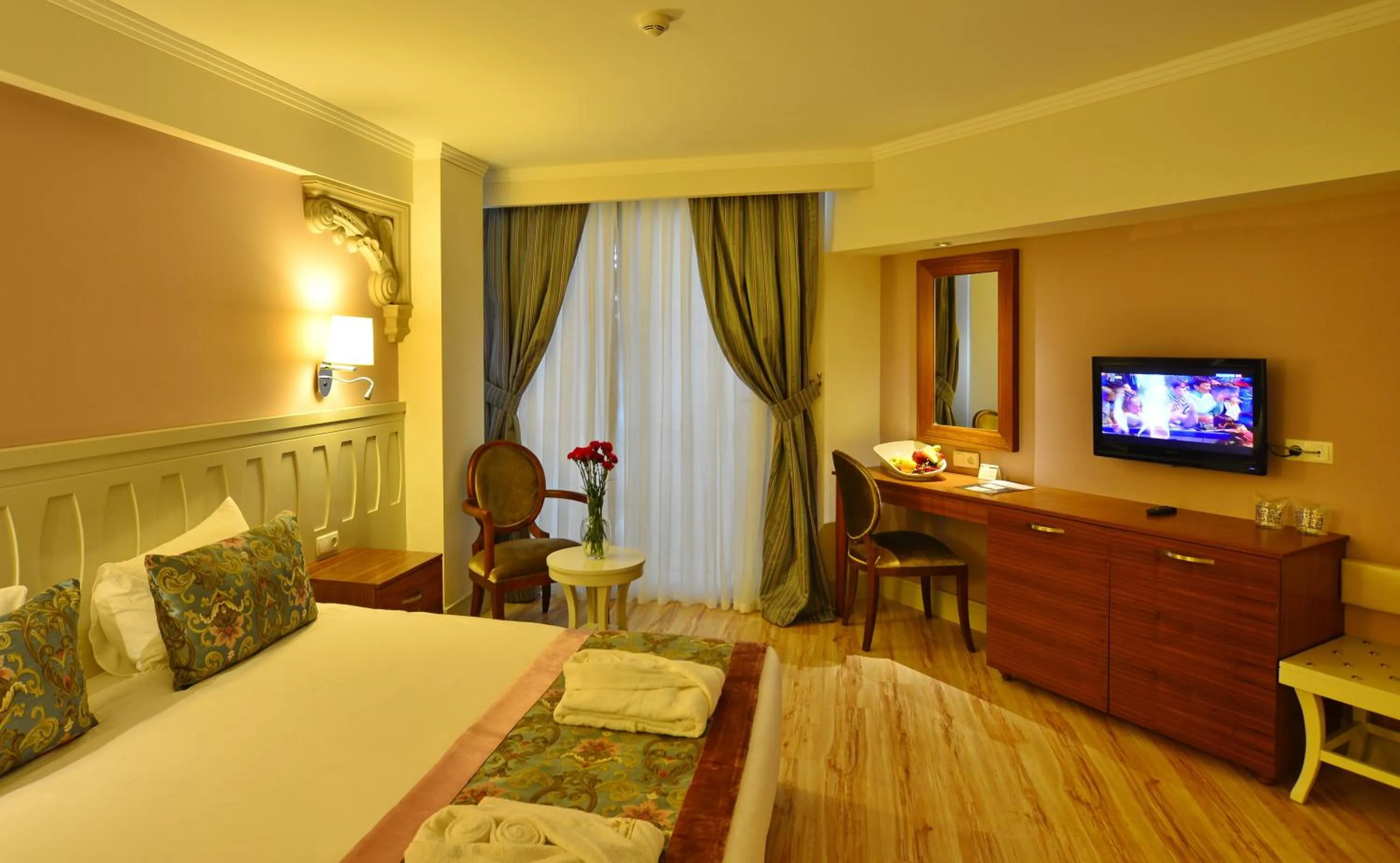 Bed in Side Crown Serenity Ultra All Inclusive