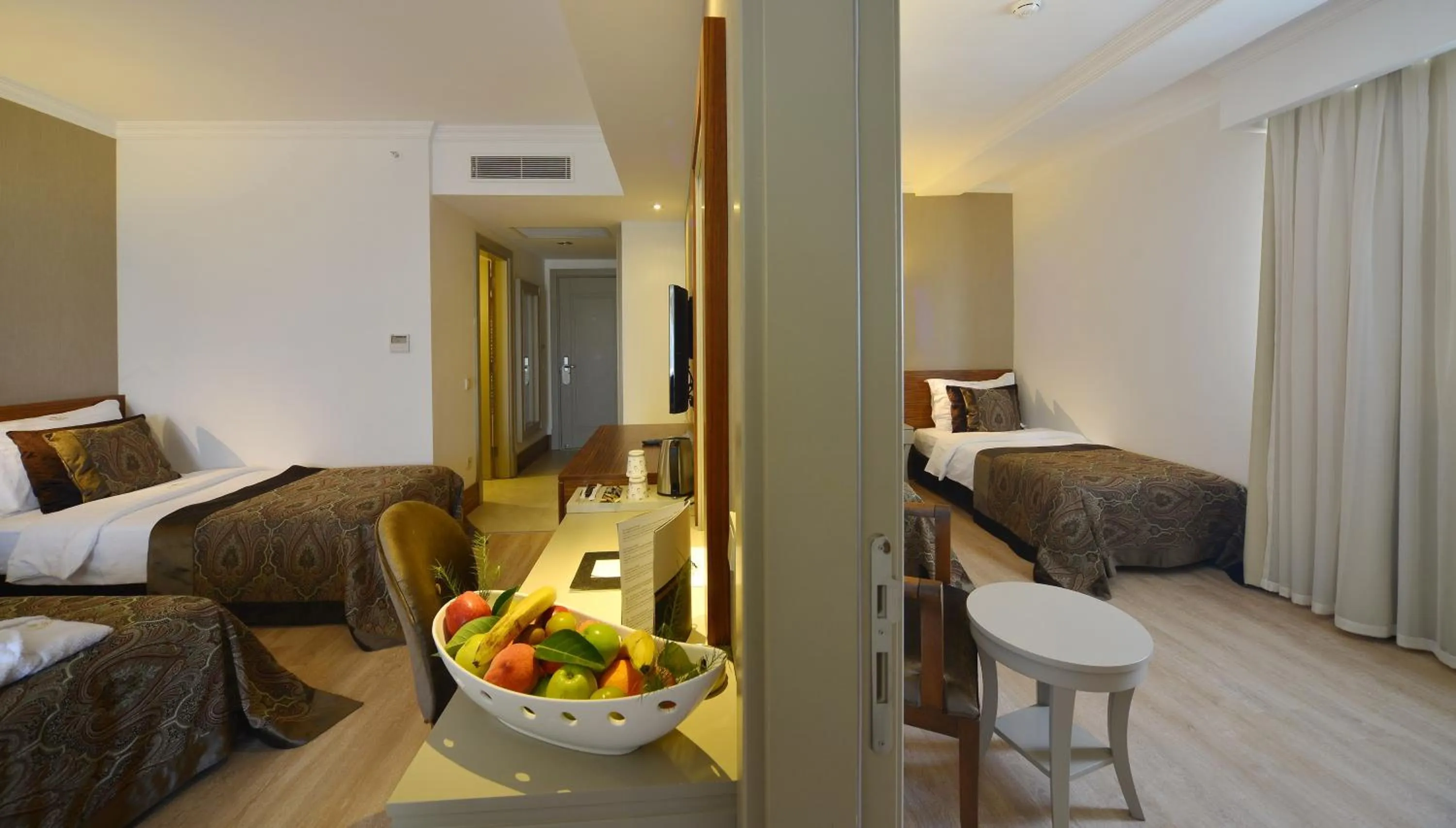 Bed in Side Crown Serenity Ultra All Inclusive