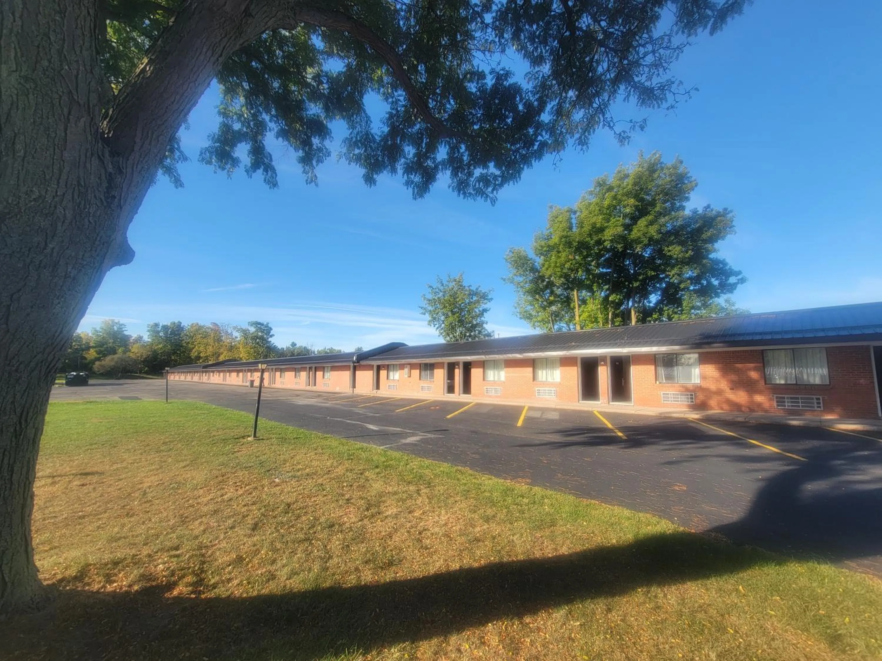 Property building in Orchard Park Motel