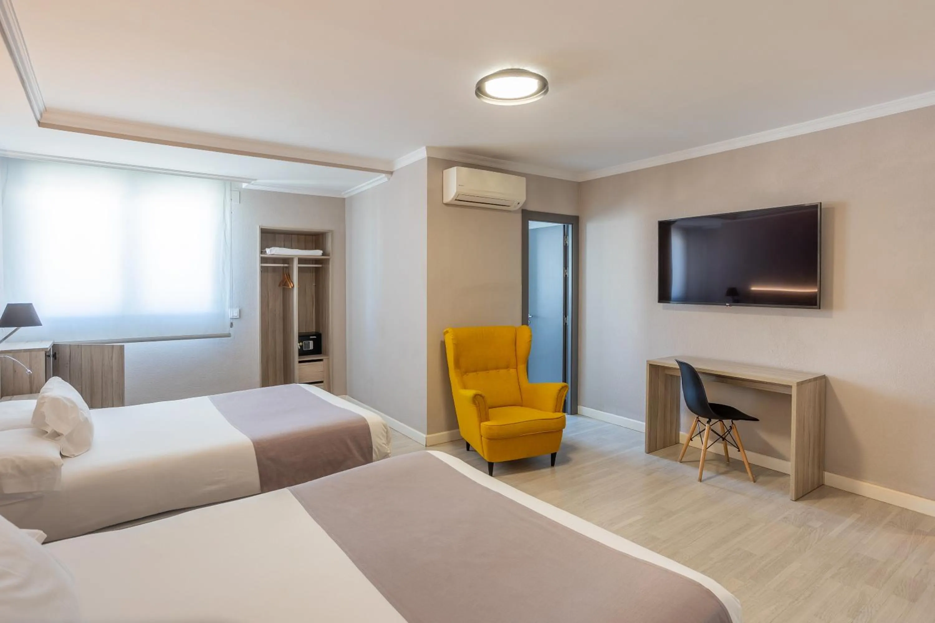 Bedroom, Bed in Hotel Villa de Verín