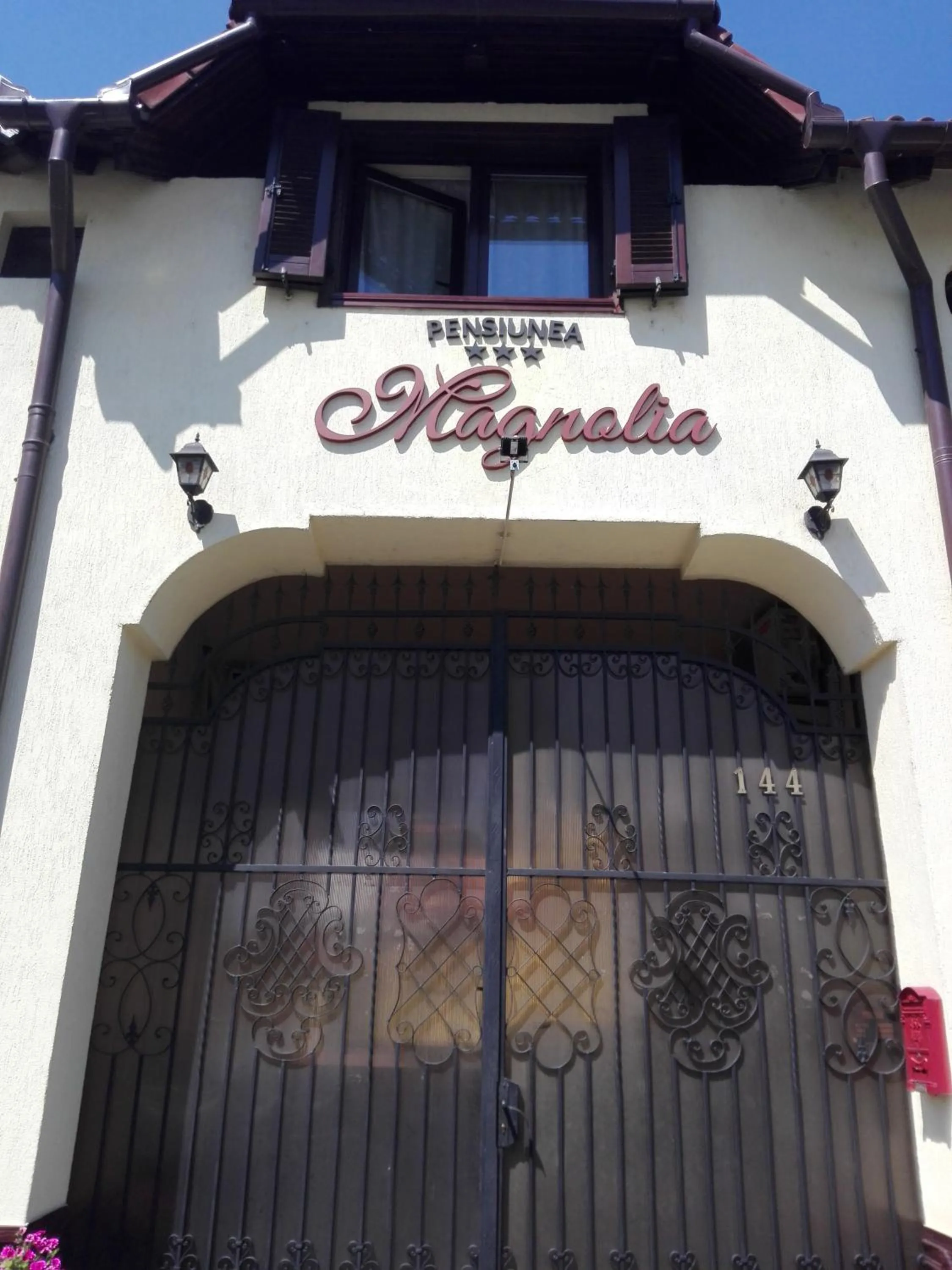 Facade/entrance in Pensiunea Magnolia