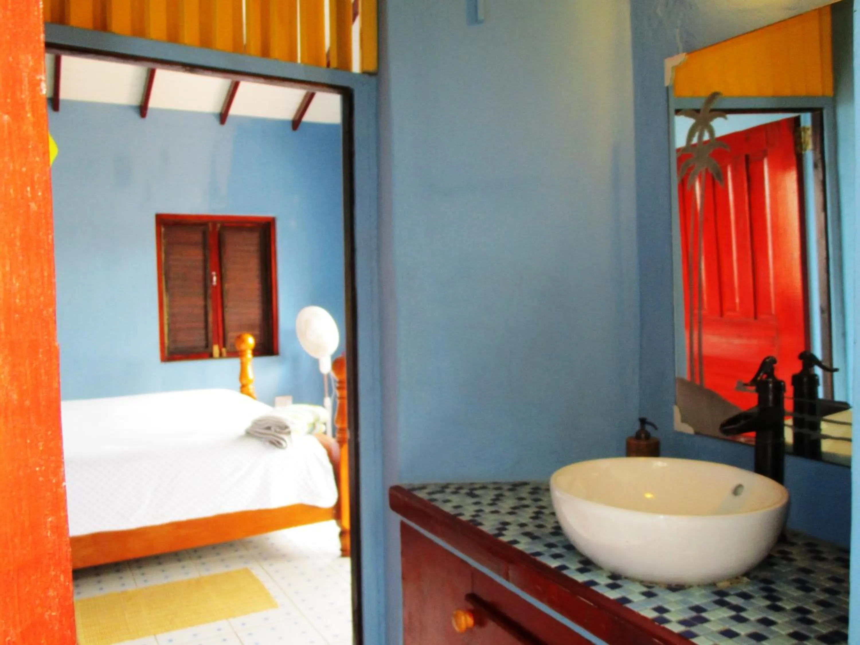 Bathroom, Bed in The Sweet Retreat