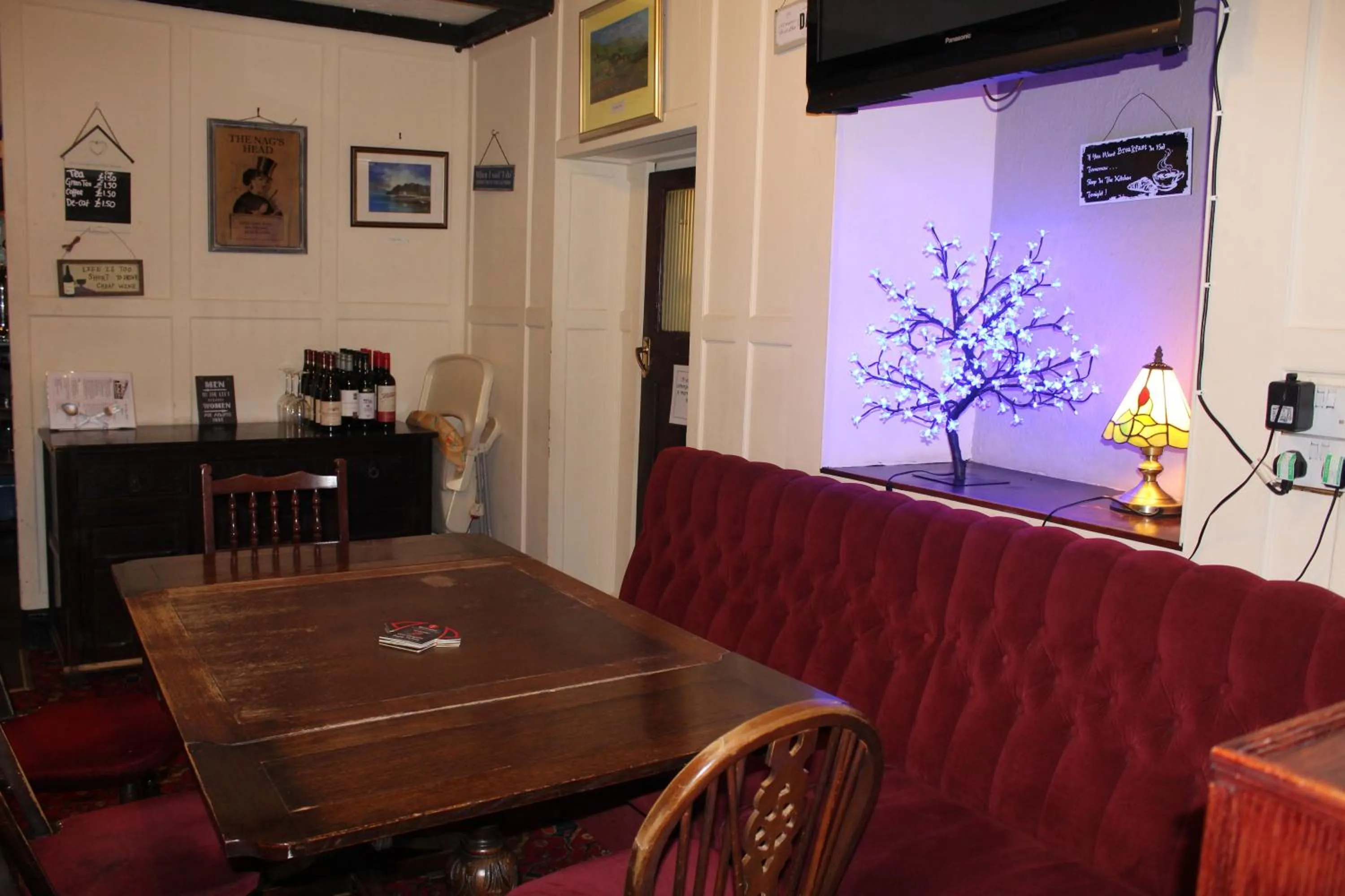 Restaurant/places to eat in The Nags Head Tredegar
