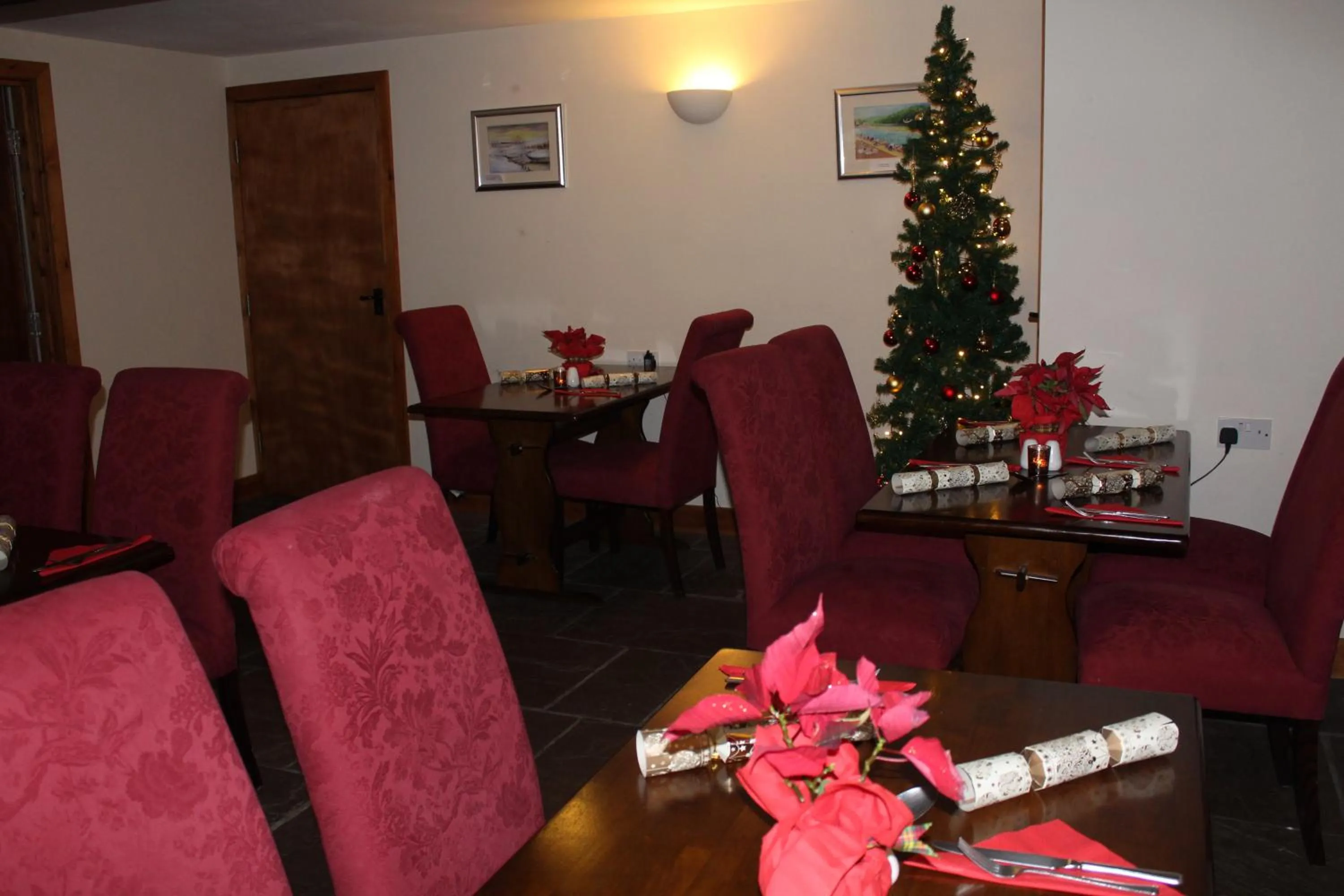 Restaurant/places to eat in The Nags Head Tredegar