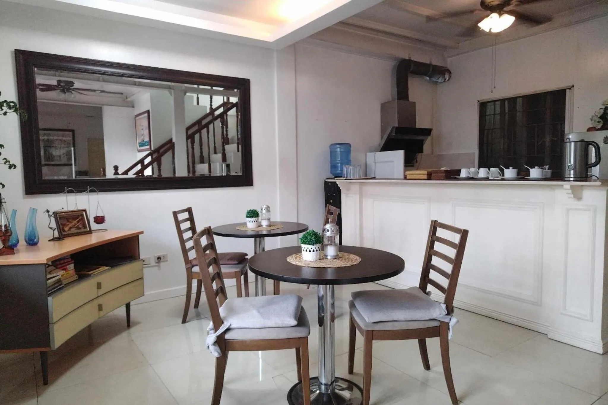 Coffee/tea facilities in Makati Riverside Inn