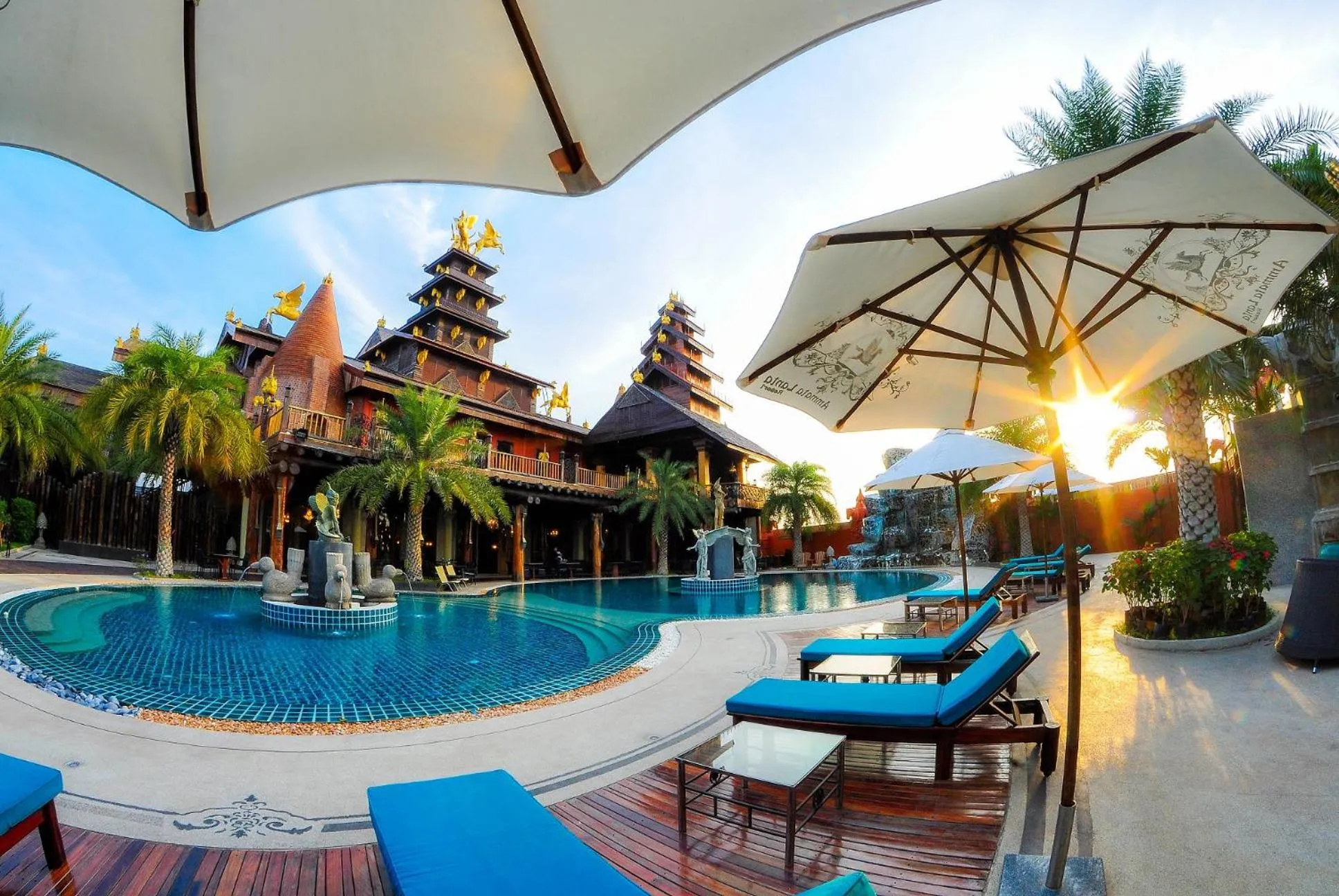 Restaurant/places to eat in Ammata Lanta Resort