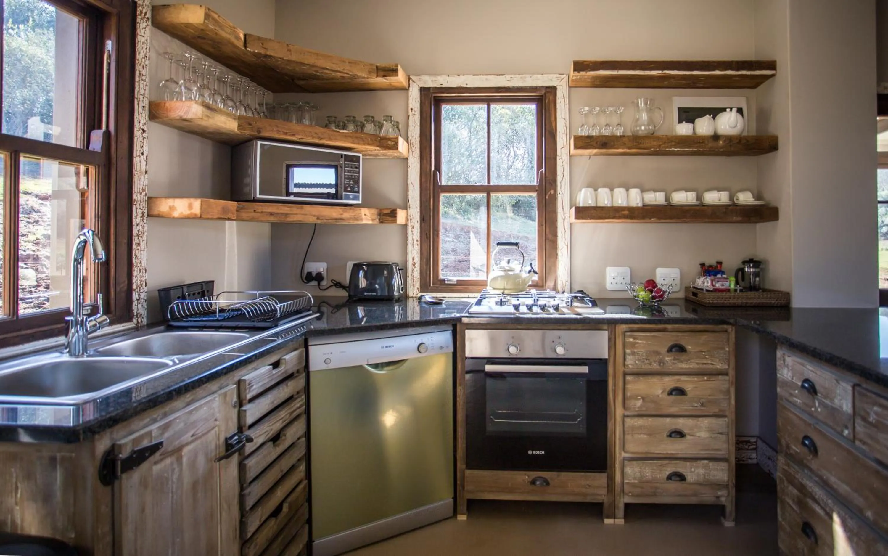 Kitchen or kitchenette in Botlierskop Bush Villas