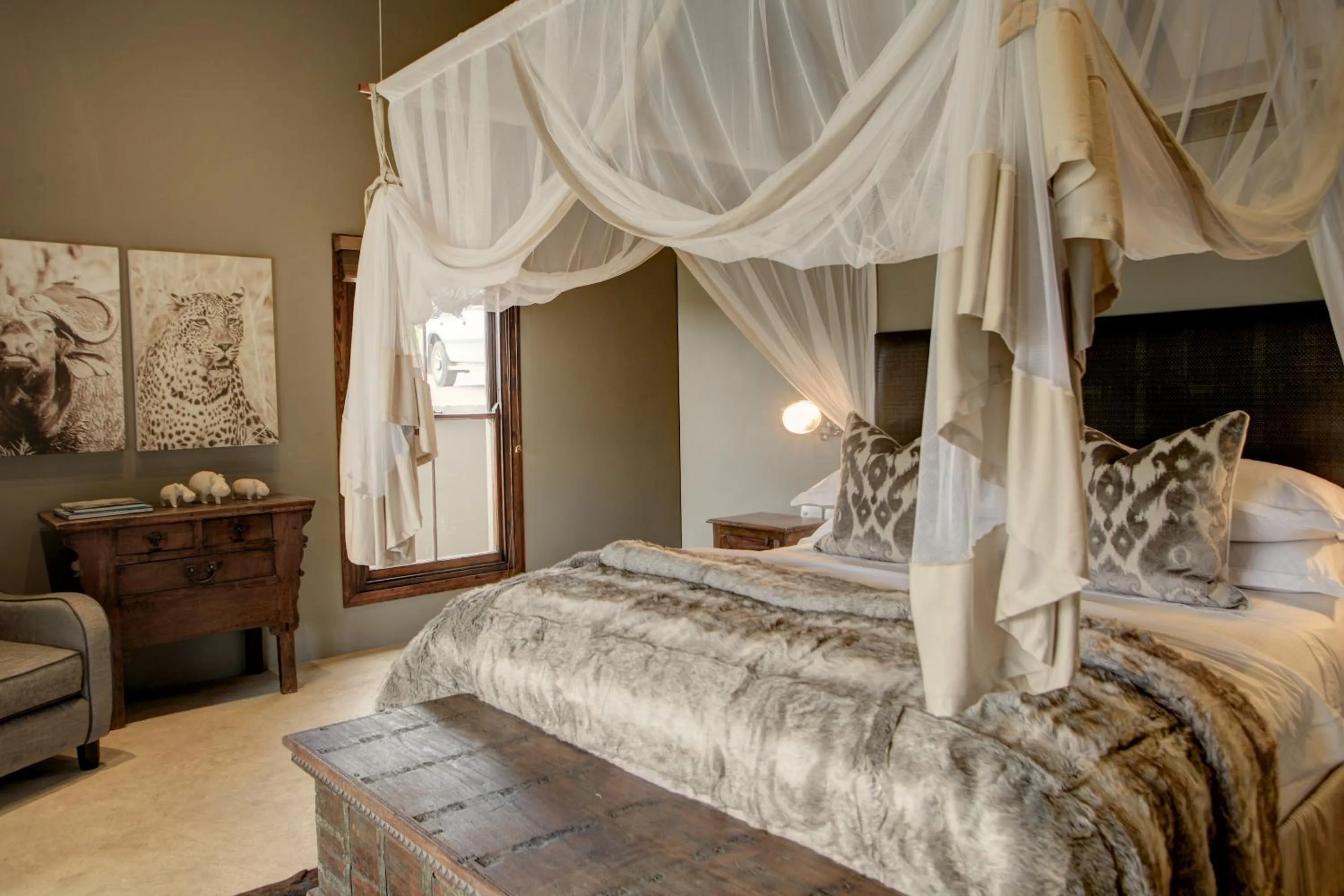 Bedroom, Bed in Botlierskop Bush Villas