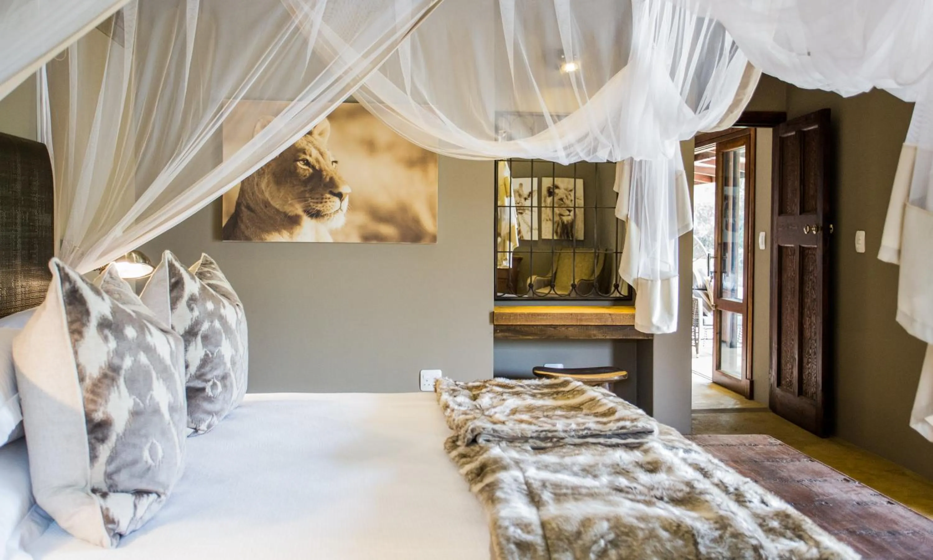 Bedroom, Bed in Botlierskop Bush Villas