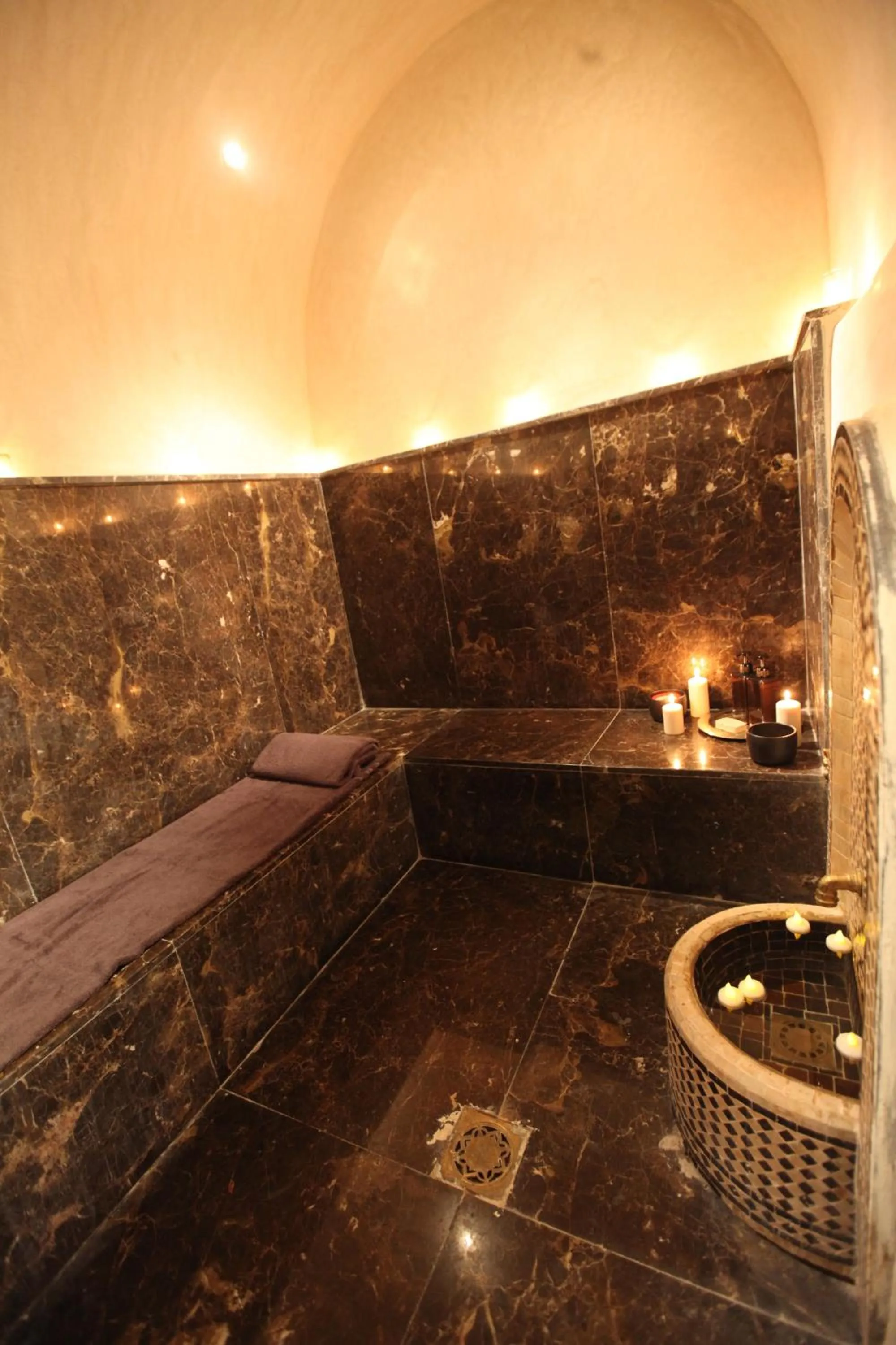 Steam room in Riad 144