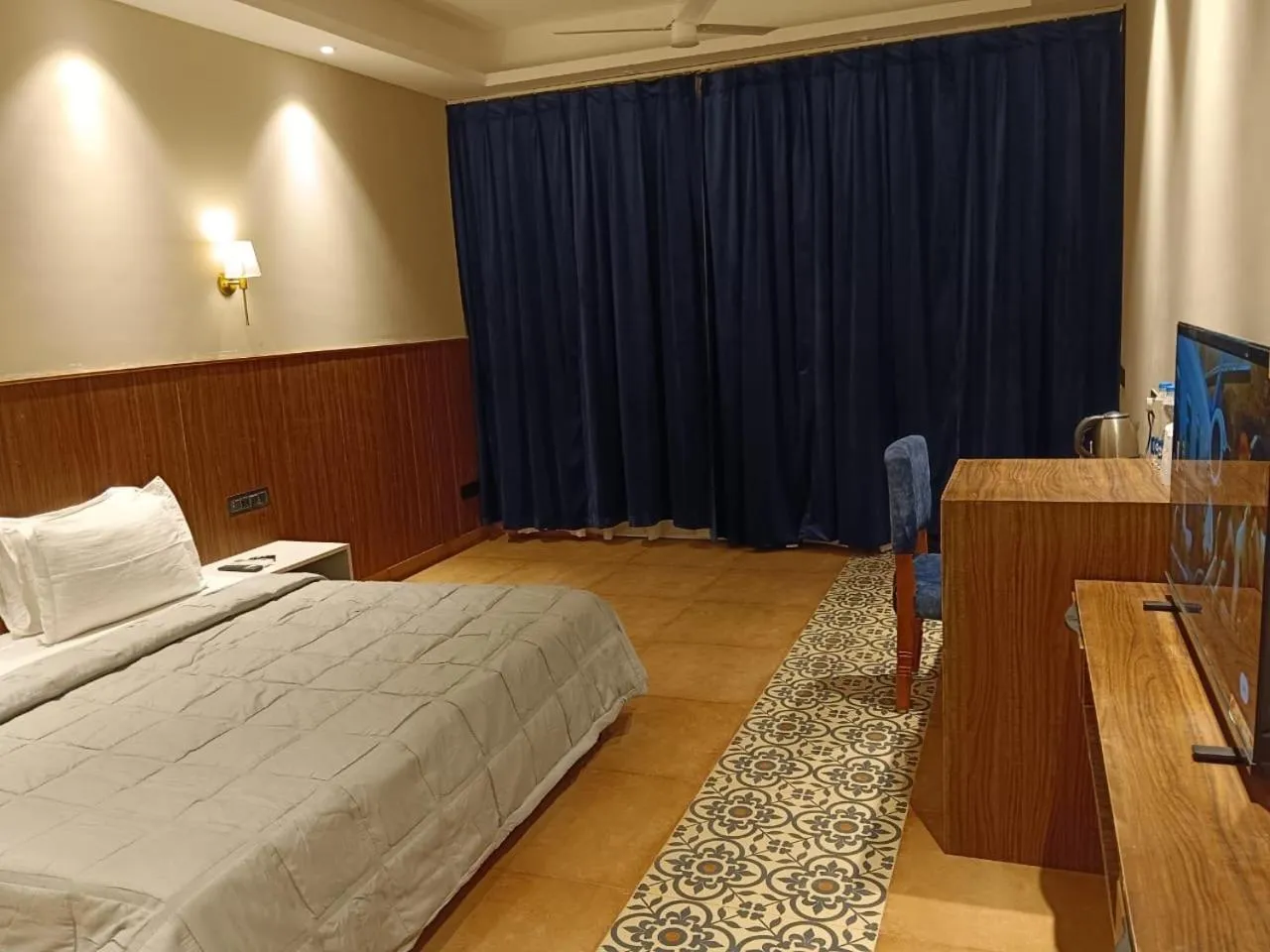 Bed in Eutopia Beach Resort