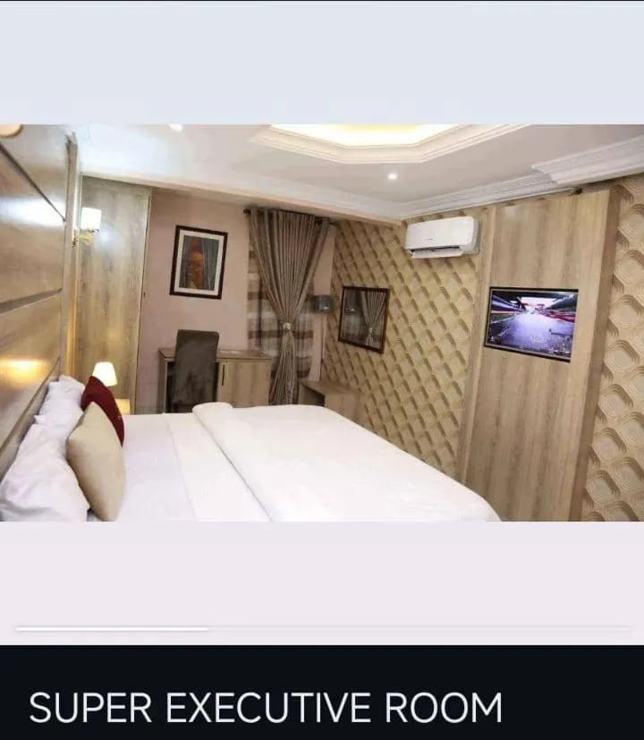 Bed in Lushville Hotels and Suites