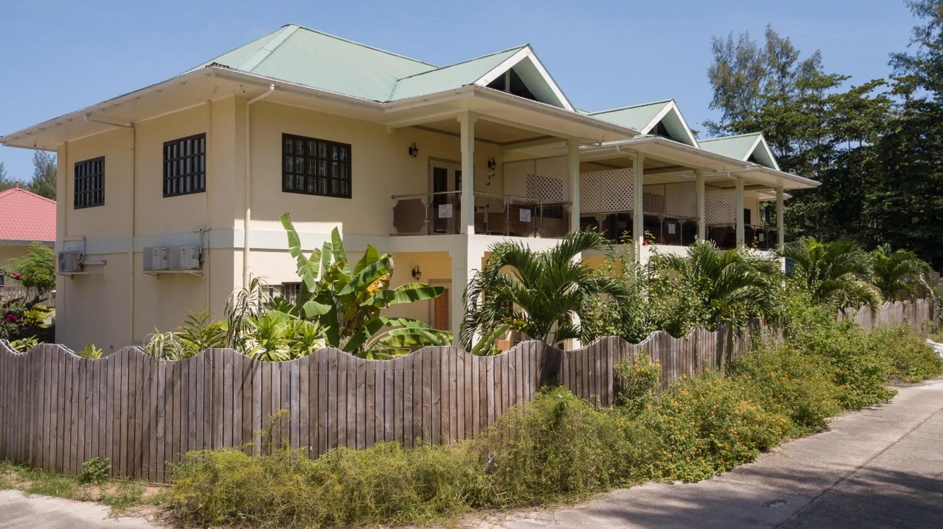 Facade/entrance in Chez Bea Luxury Villa