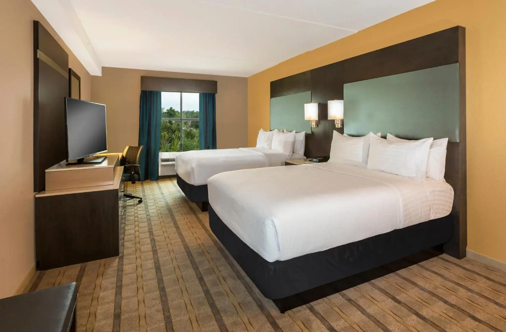 Queen Room with Two Queen Beds - Disability Access with Roll-In Shower in Crowne Plaza SHENANDOAH - WOODLANDS AREA by IHG Queen Room with Two Queen Beds - Disability Access with Roll-In Shower in Crowne Plaza SHENANDOAH - WOODLANDS AREA by IHG