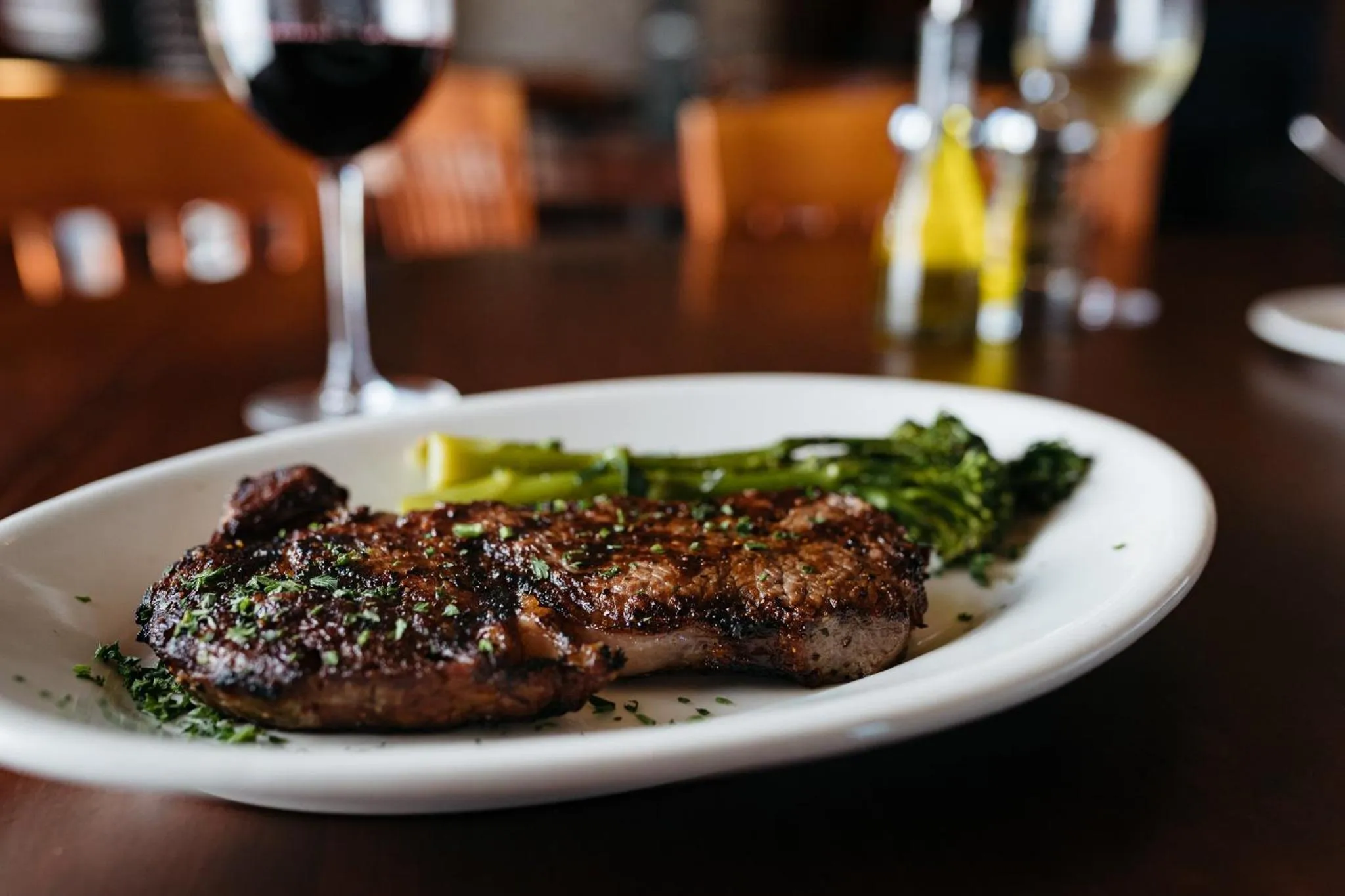 Restaurant/places to eat in Crowne Plaza SHENANDOAH - WOODLANDS AREA by IHG