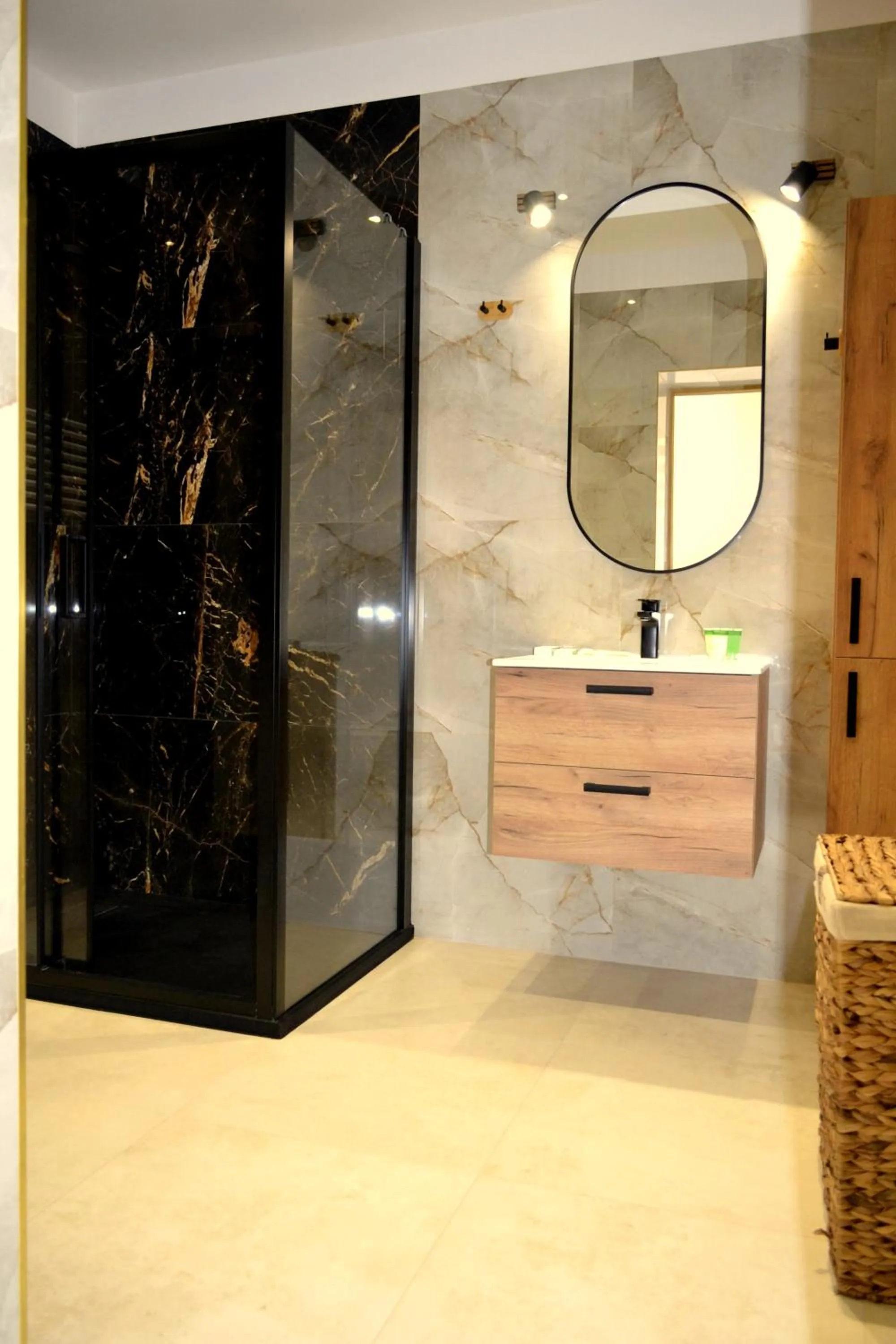 Shower in Hotel Piast