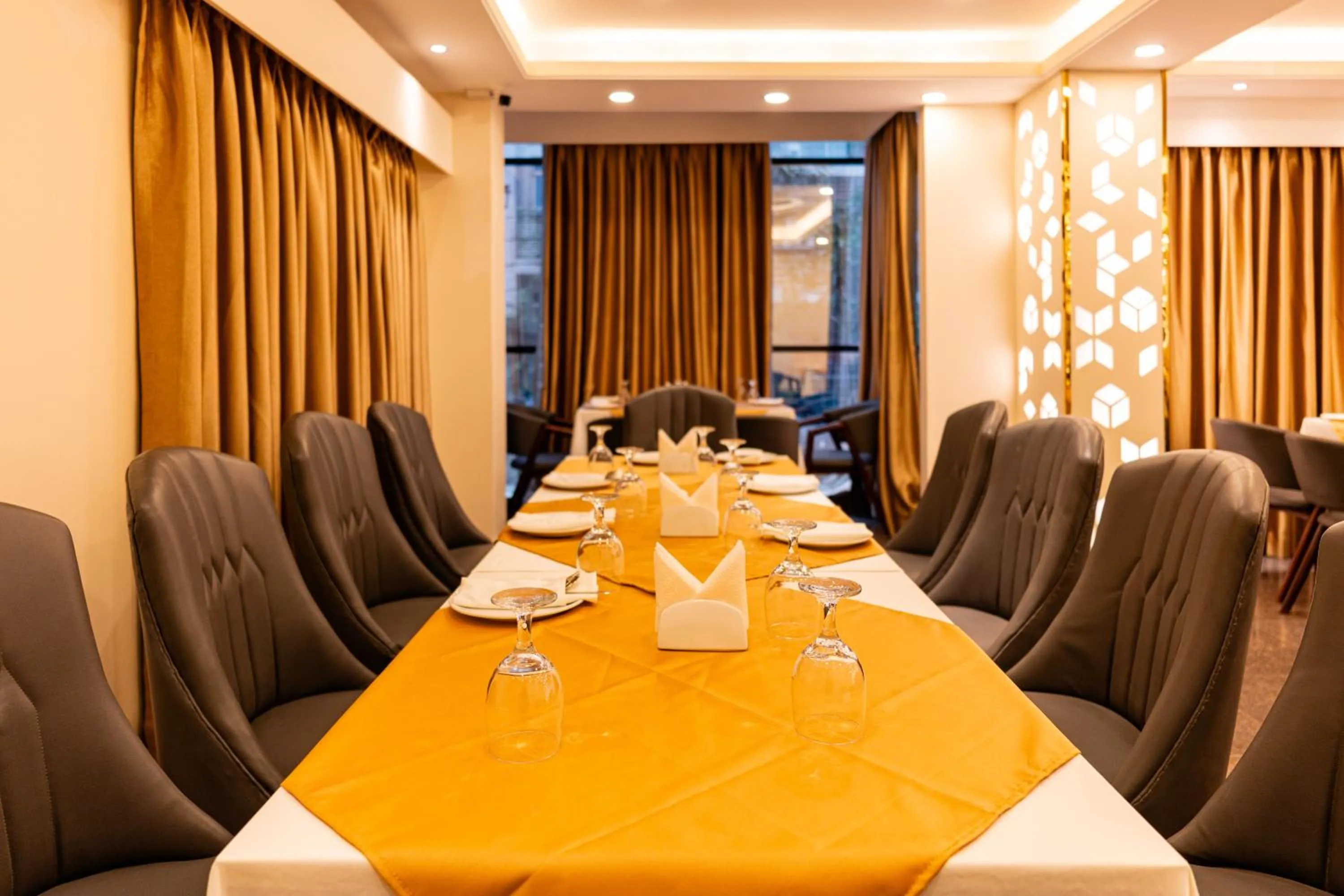 Restaurant/places to eat in Marco Polo Dhaka