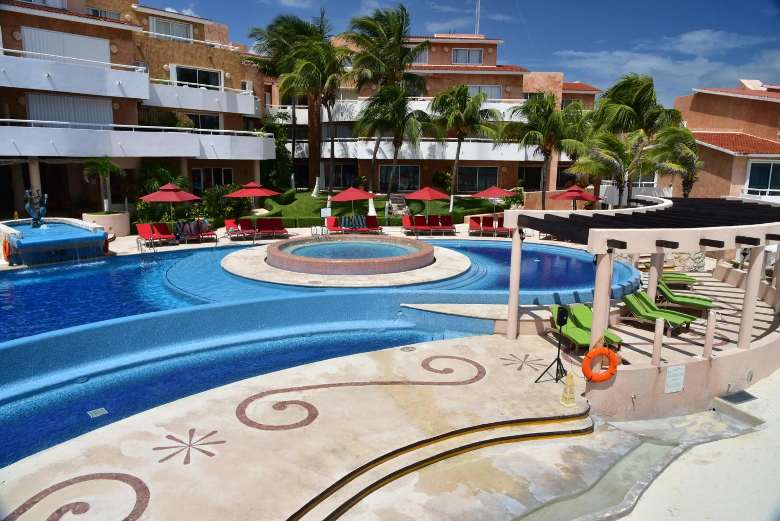 Swimming Pool in Sunset Fishermen Beach Resort - All Inclusive