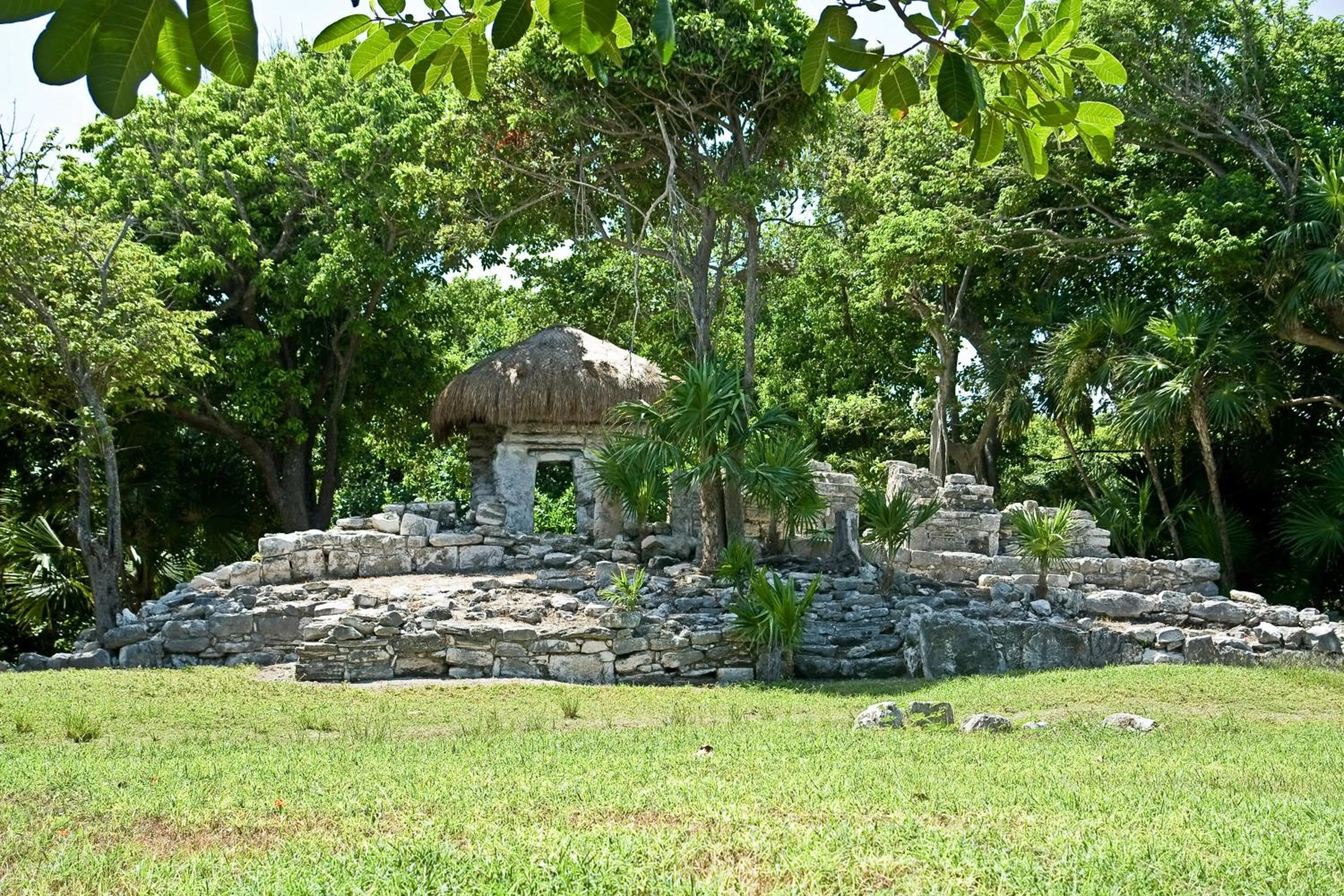 Spring, Garden in Sunset Fishermen Beach Resort - All Inclusive