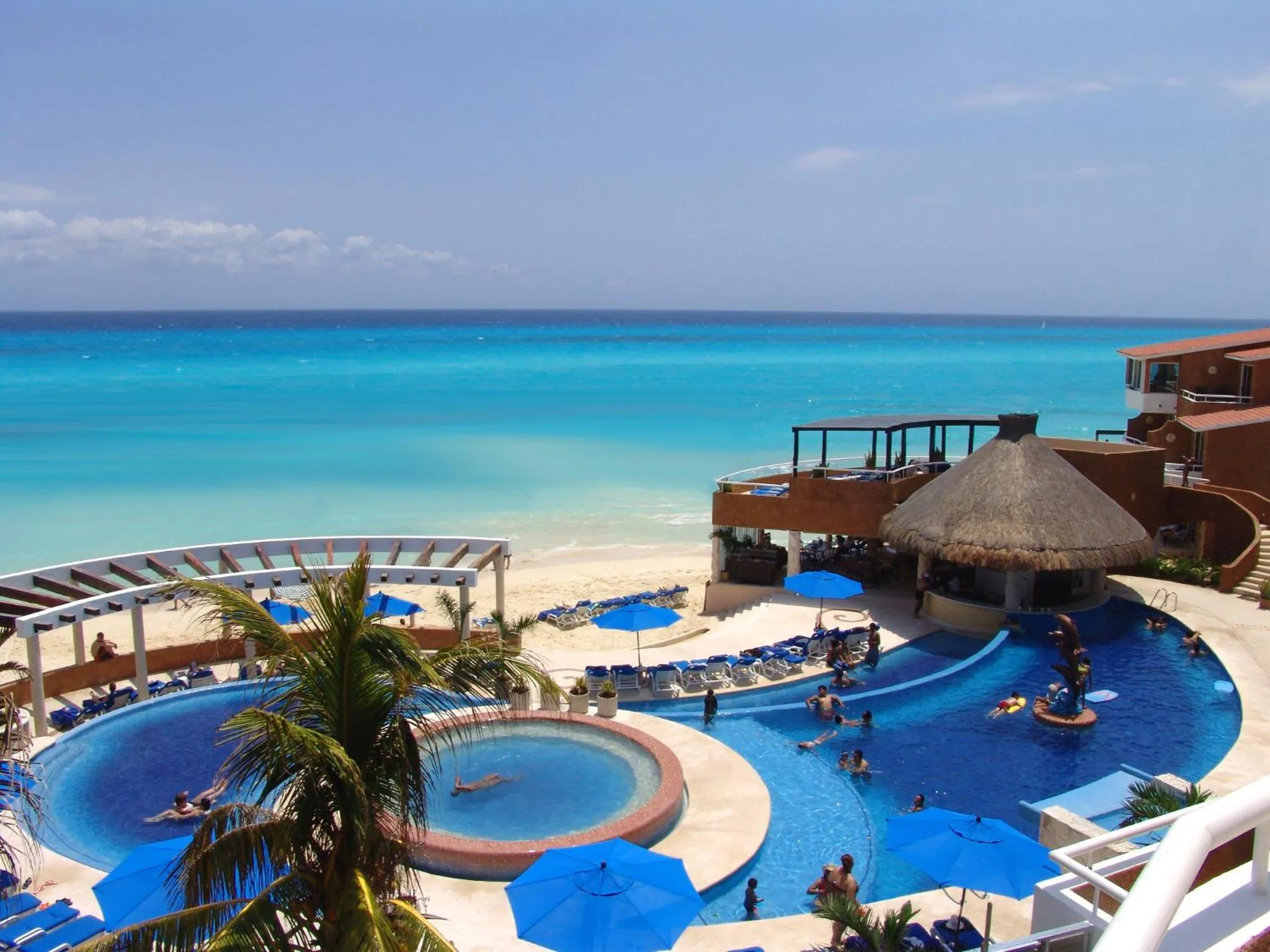 Property building, Pool View in Sunset Fishermen Beach Resort - All Inclusive