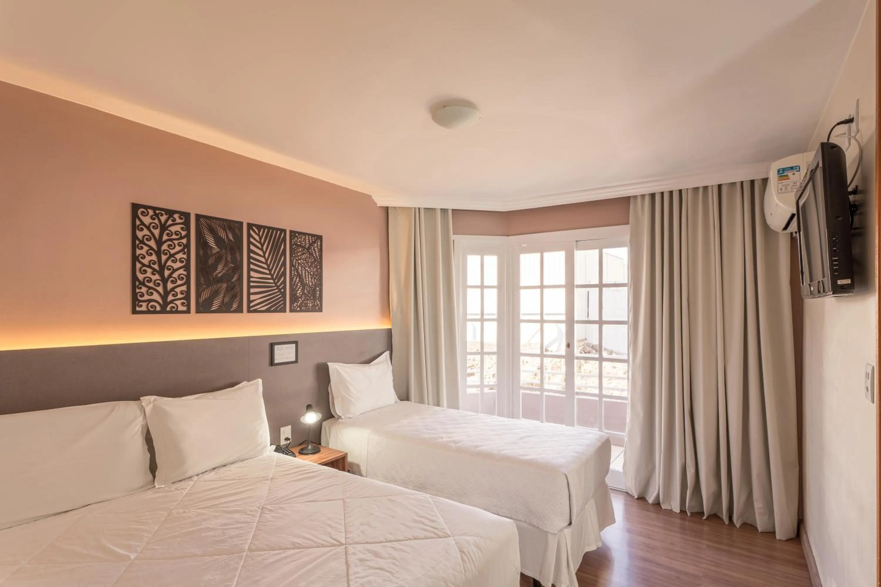 Bed in Hotel Mont Blanc