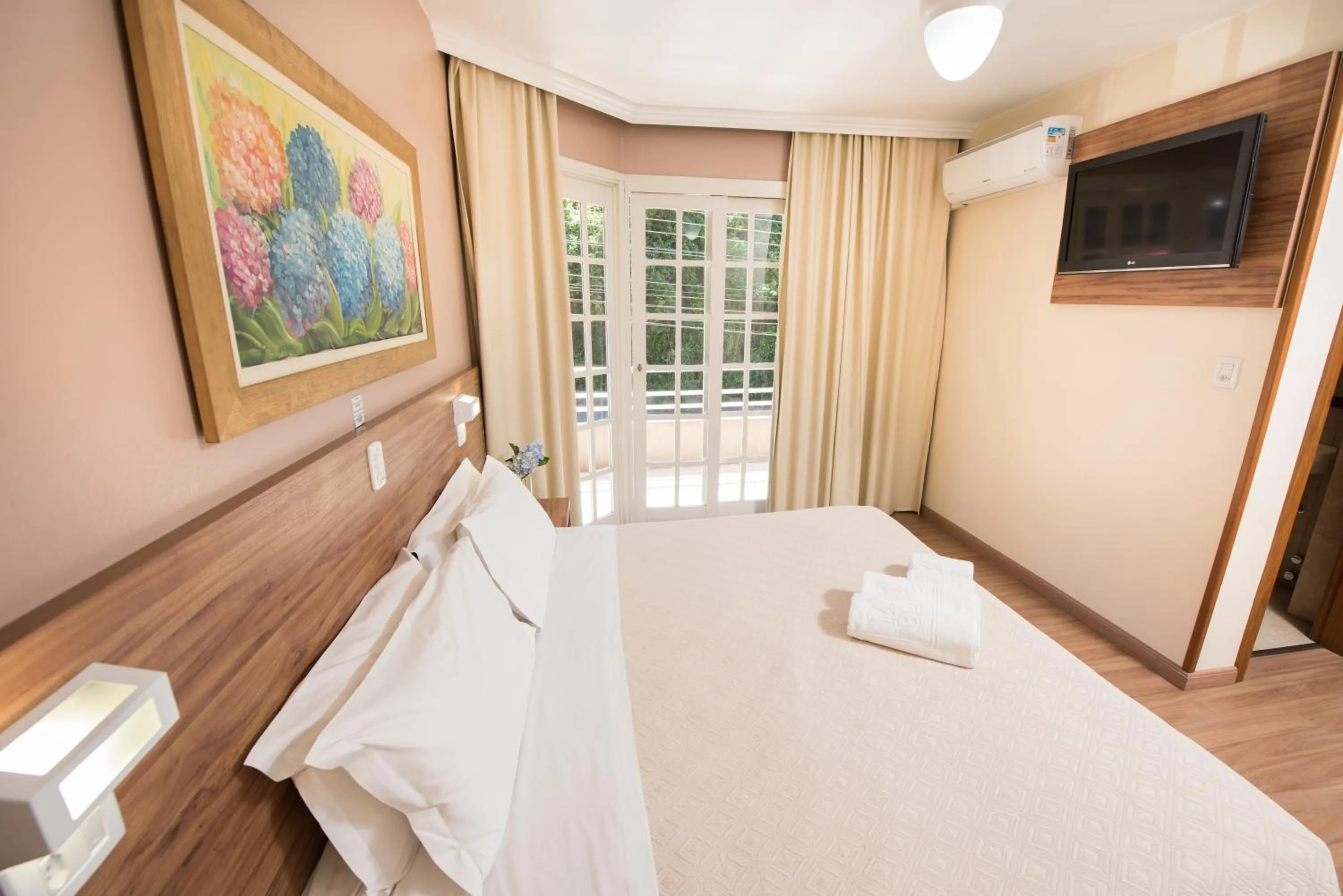 Bed in Hotel Mont Blanc