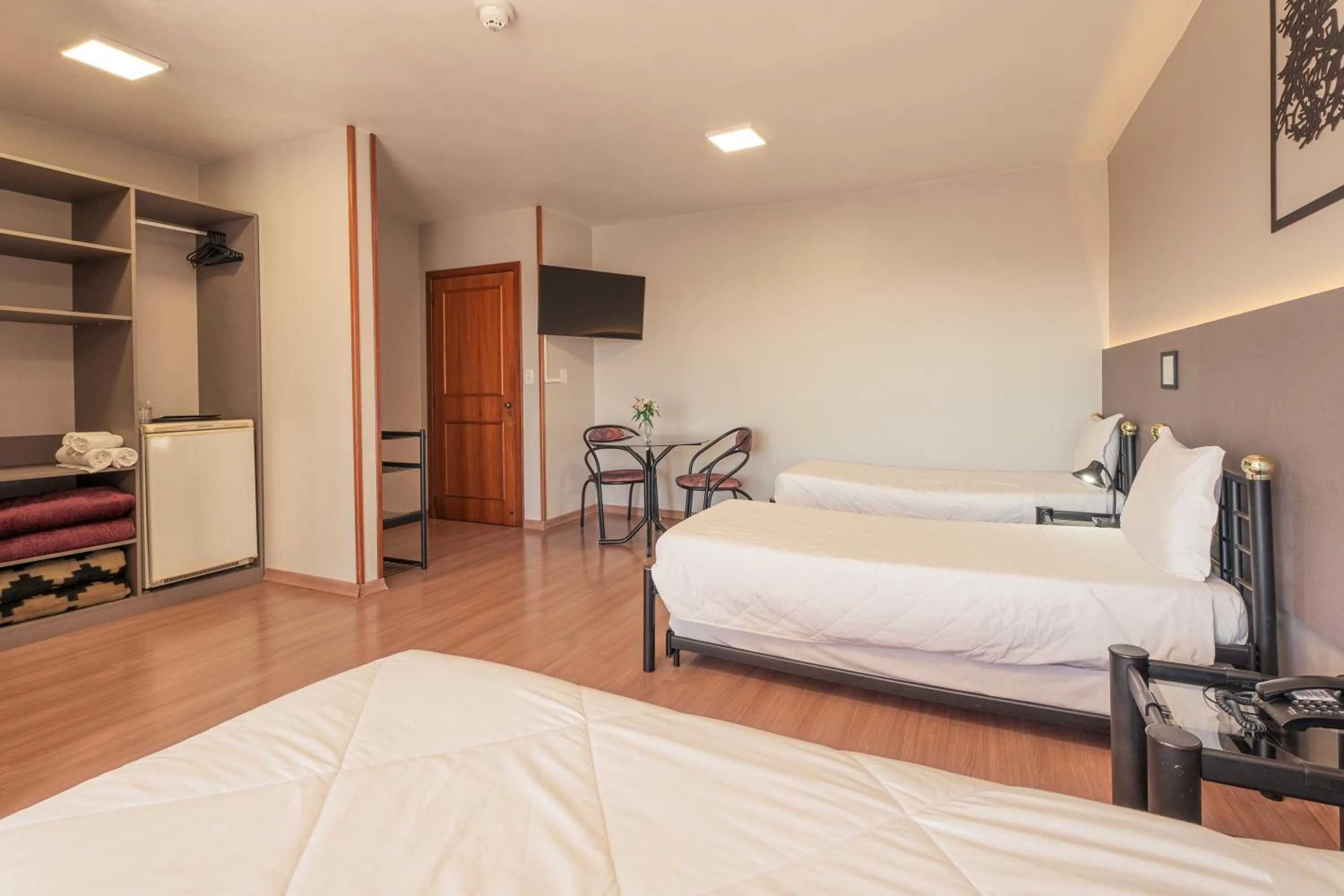 Bed in Hotel Mont Blanc