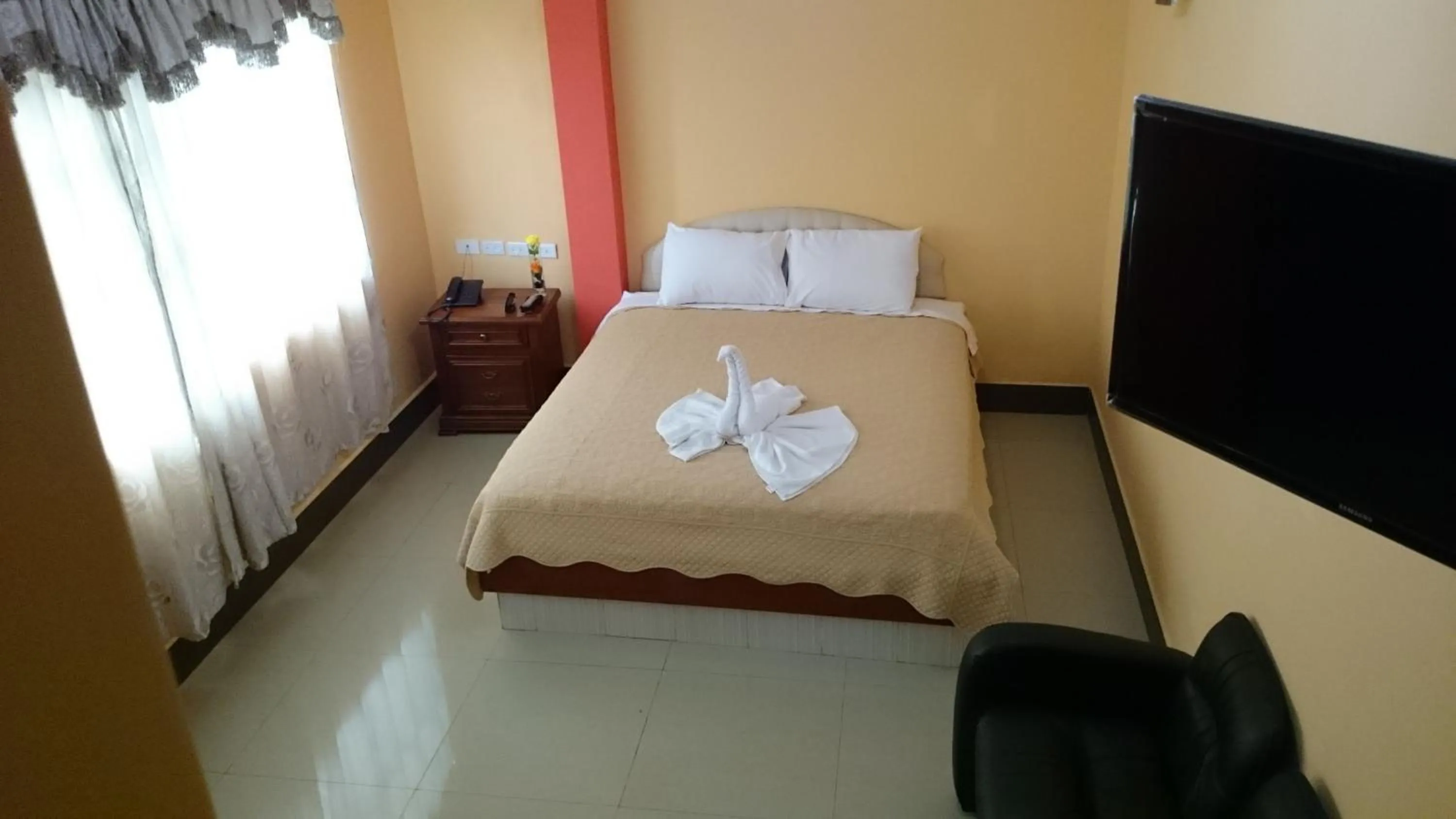 Bedroom, Bed in Hotel Platinum Class